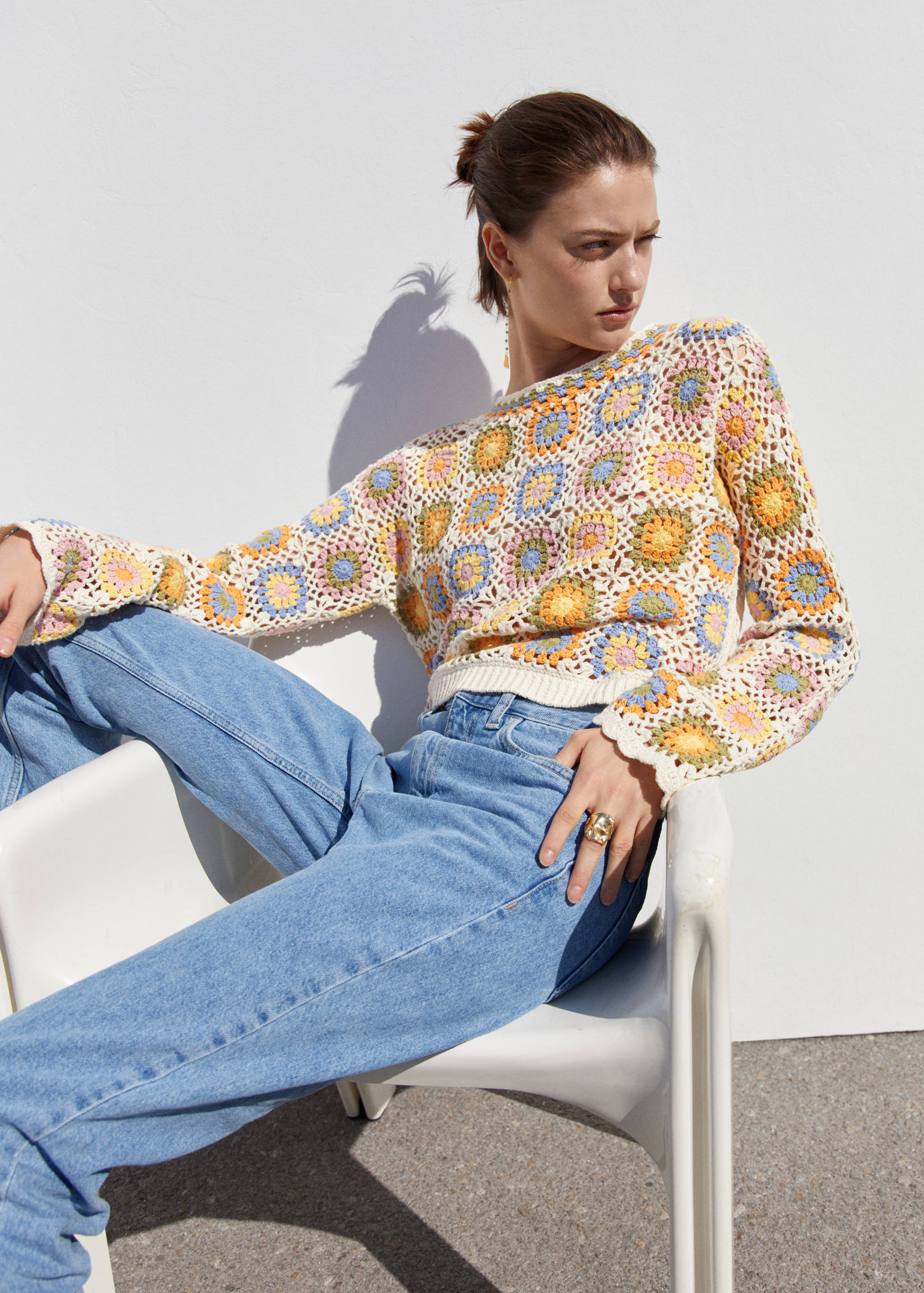 Crochet jumper with flared sleeves - Details of the article 2