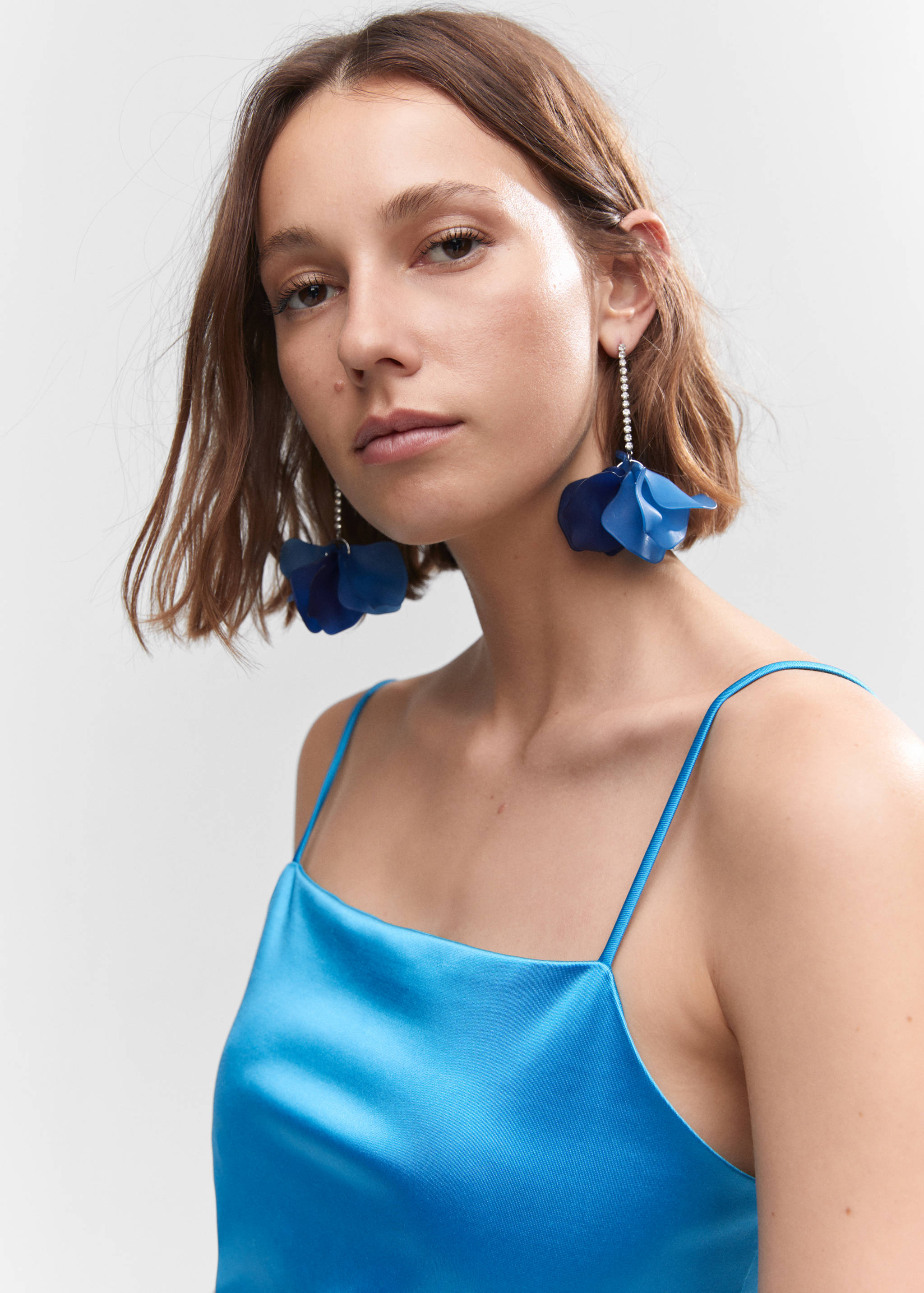 Short satin dress - Details of the article 1