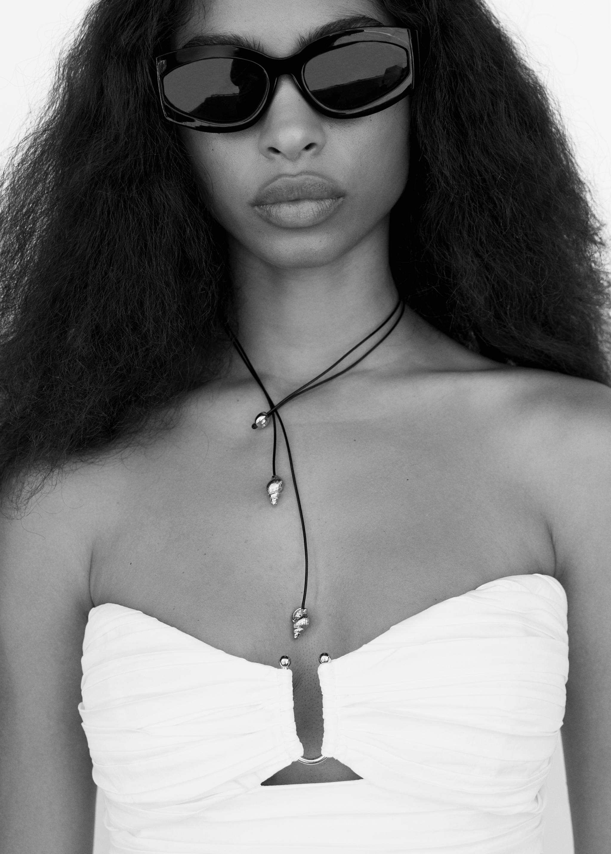 Robe drapée détail métallique - Détail de l'article 1