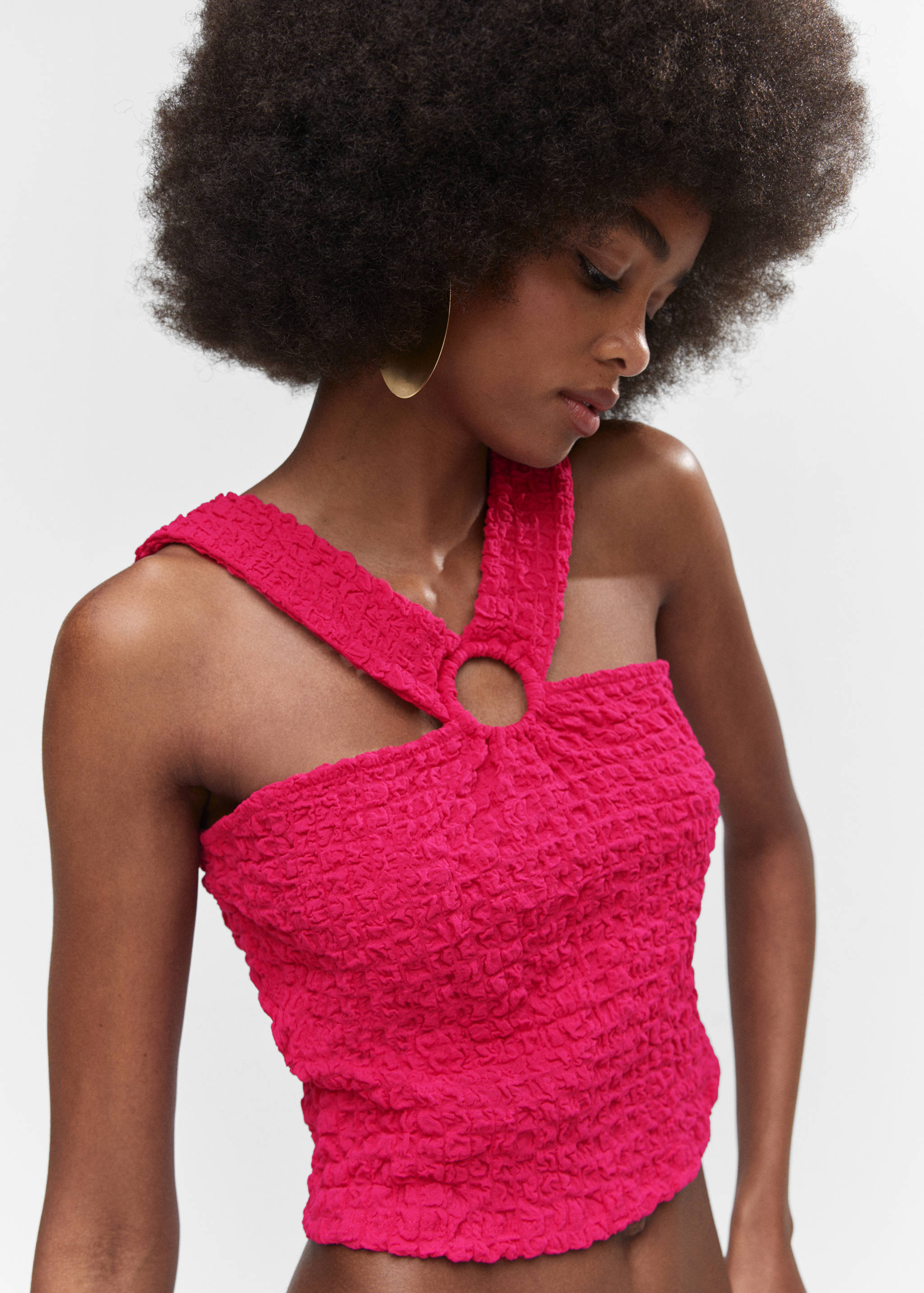 Textured top with ring detail - Details of the article 1