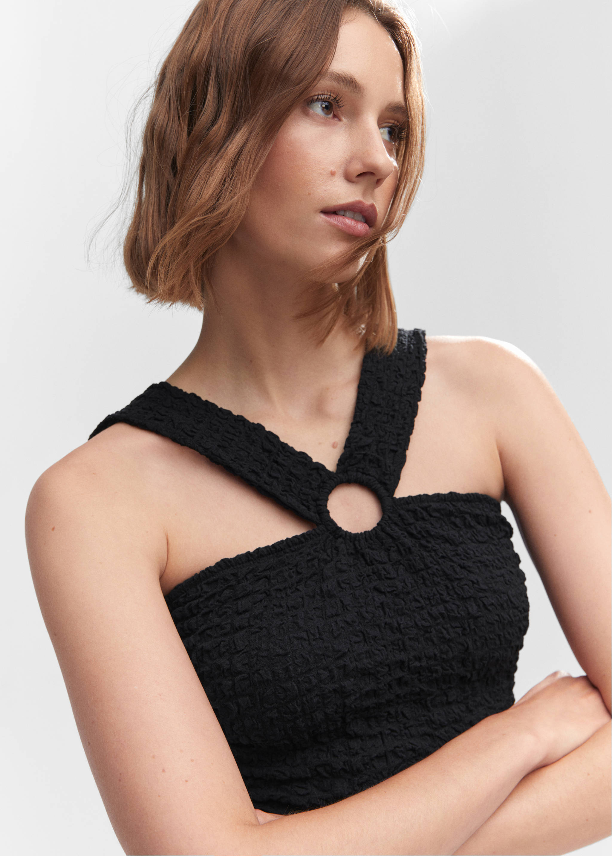 Textured top with ring detail - Details of the article 1