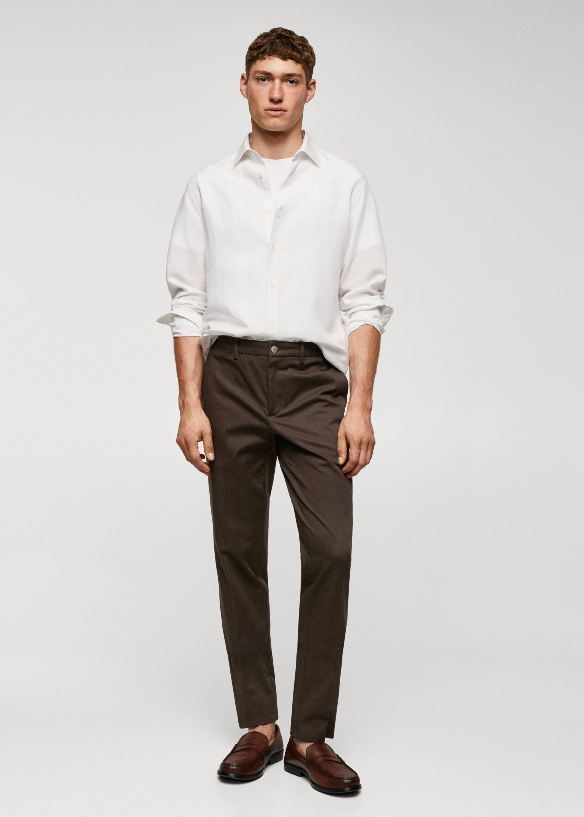 Pantalón chino slim fit - Plano general