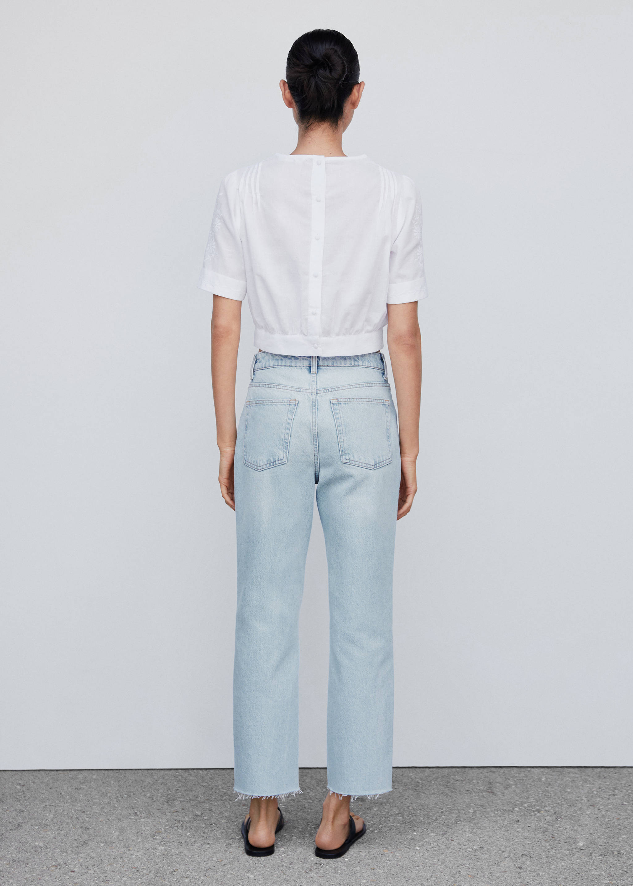 High waist straight jeans - Reverse of the article