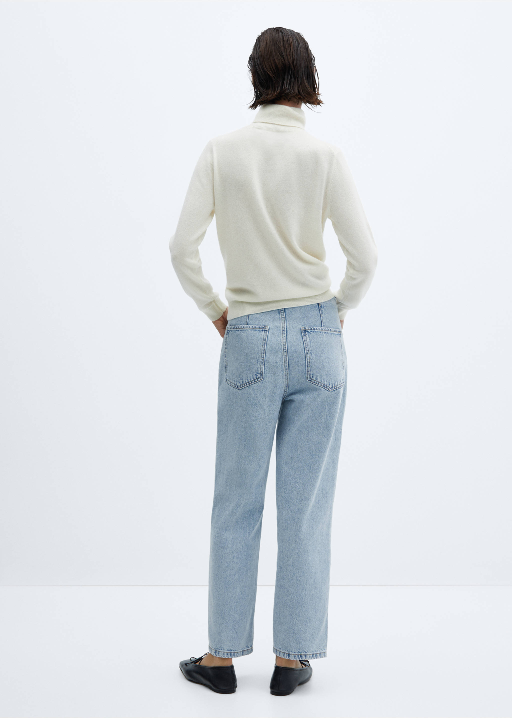 Gerade Crop-Jeans mit Knöpfen - Rückseite des Artikels, Hellblau. Ref: 57052878-00.