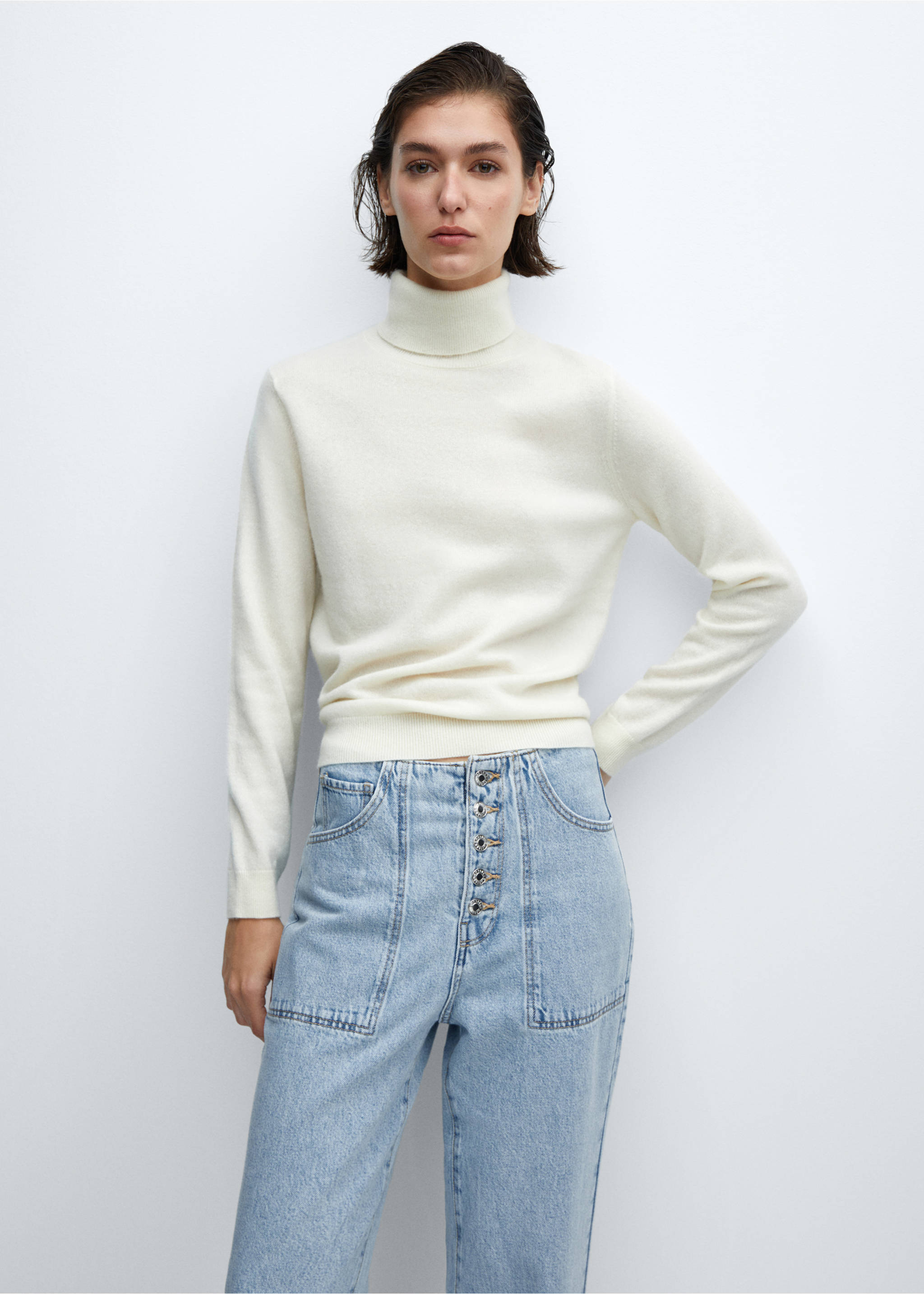 Gerade Crop-Jeans mit Knöpfen - Detail des Artikels 1, Hellblau. Ref: 57052878-00.
