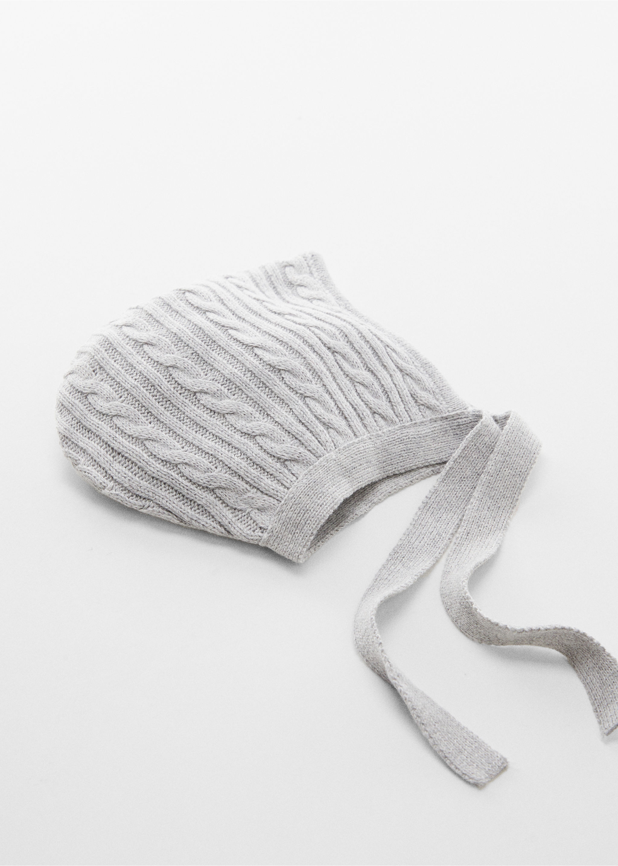 Knitted braided hat - Details of the article 1