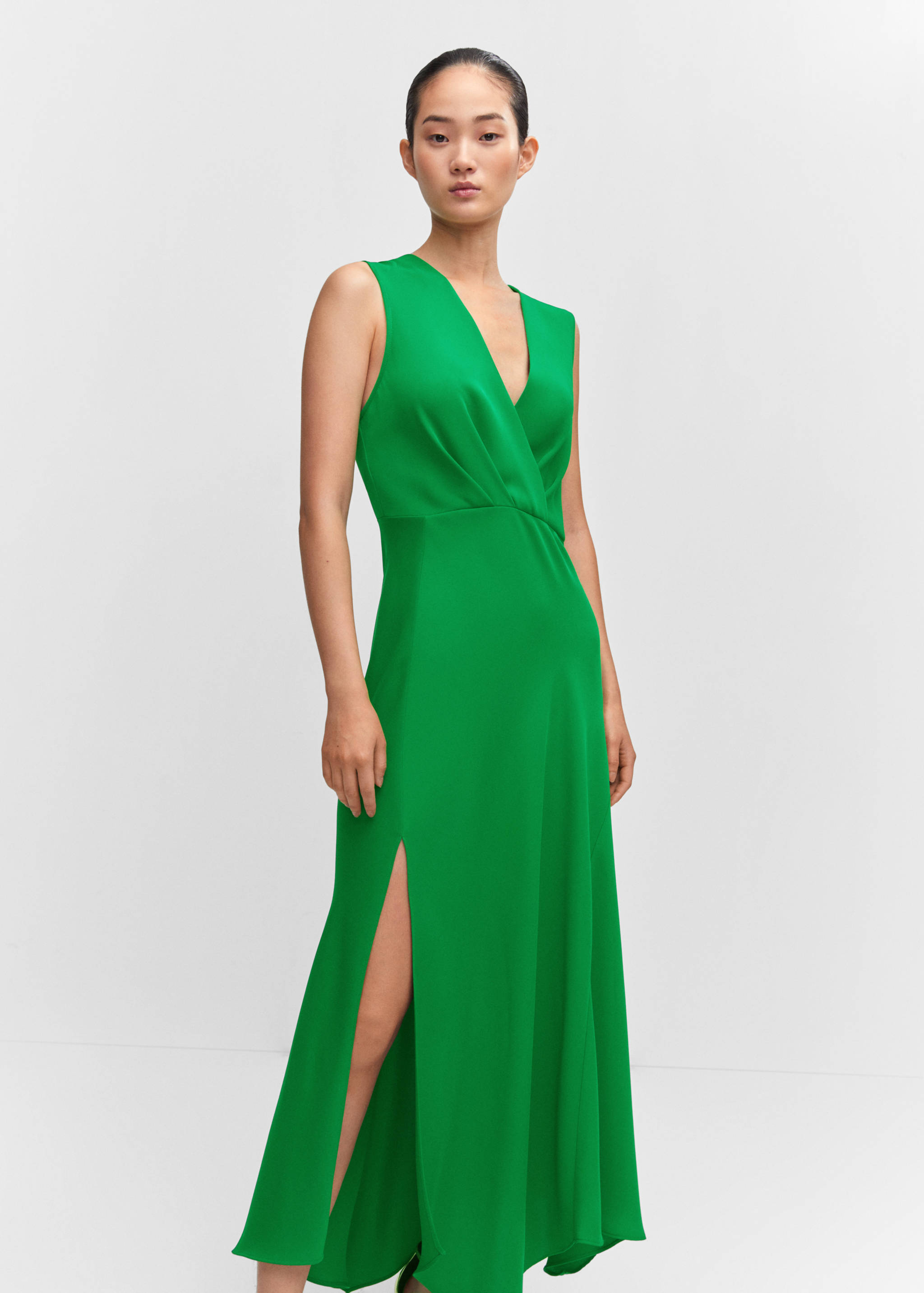 Asymmetrical dress with side slit - Medium plane