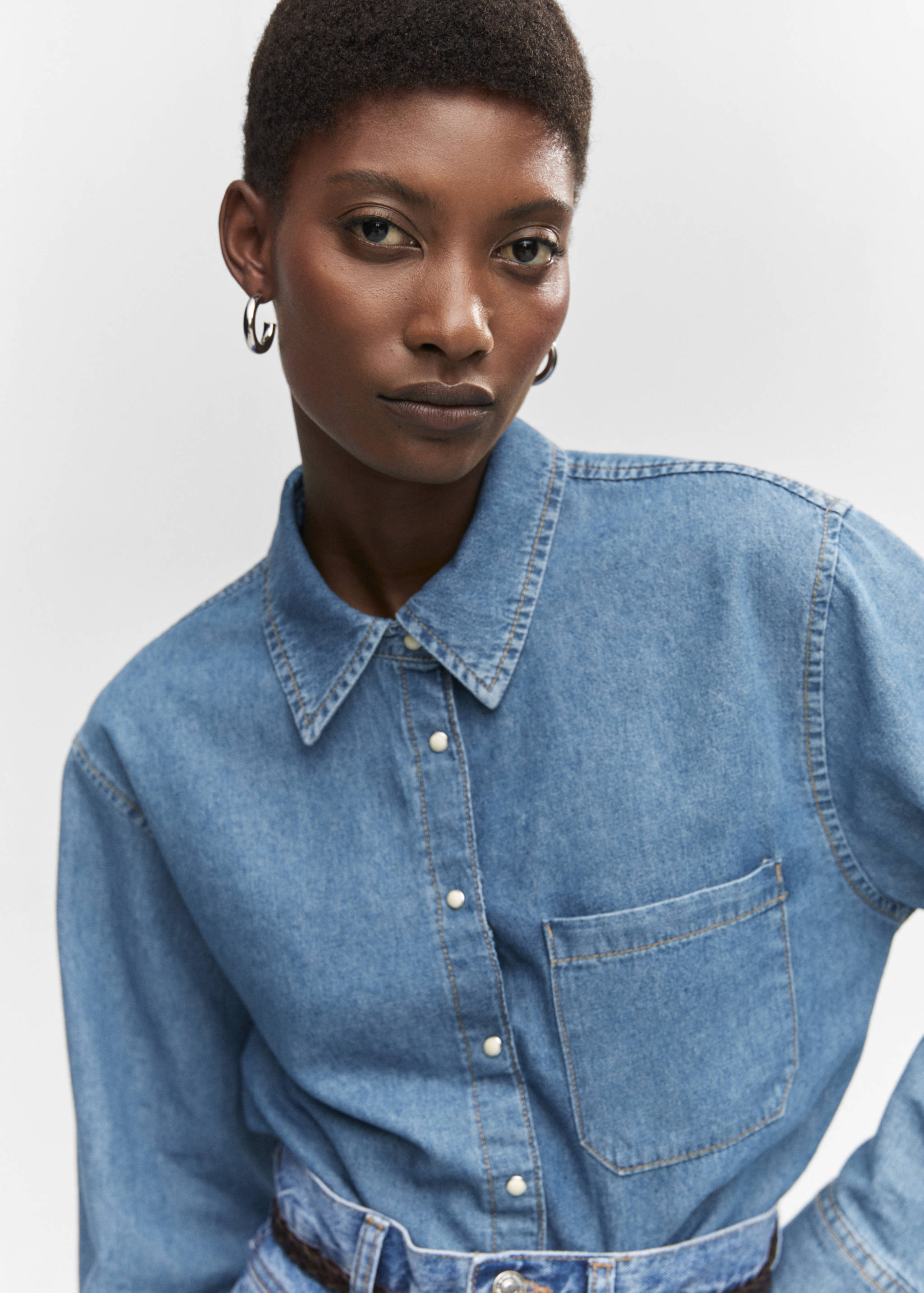 Jeanshemd mit Tasche - Detail des Artikels 1