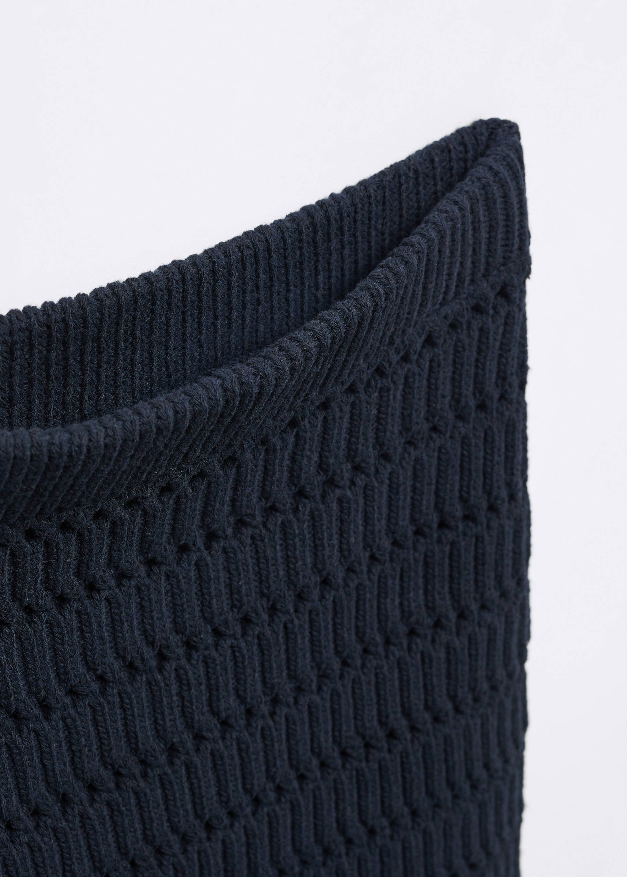 Knitted mini-skirt with lace accents - Details of the article 8
