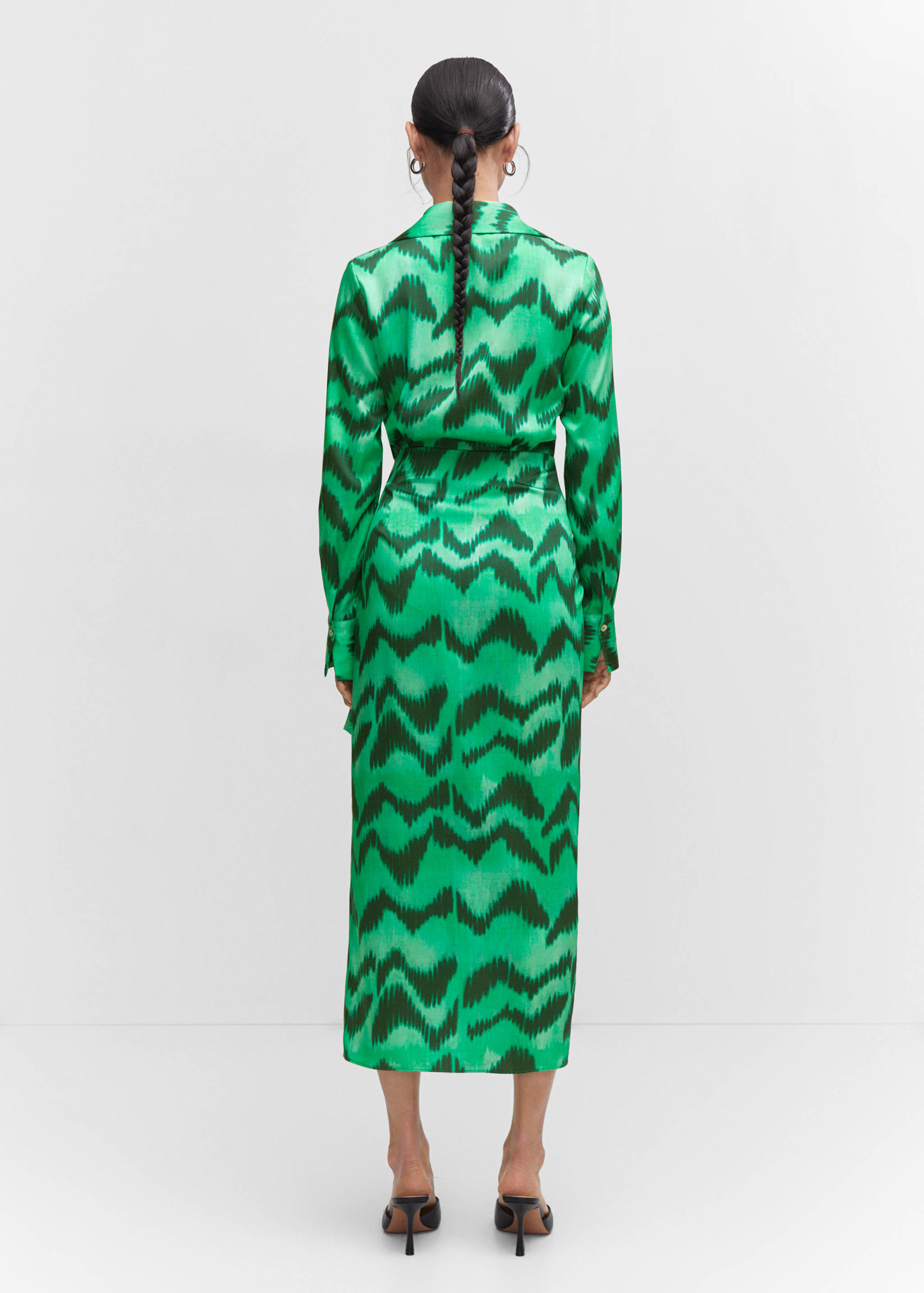 Szatén, mintás ingruha  - A cikk hátulja