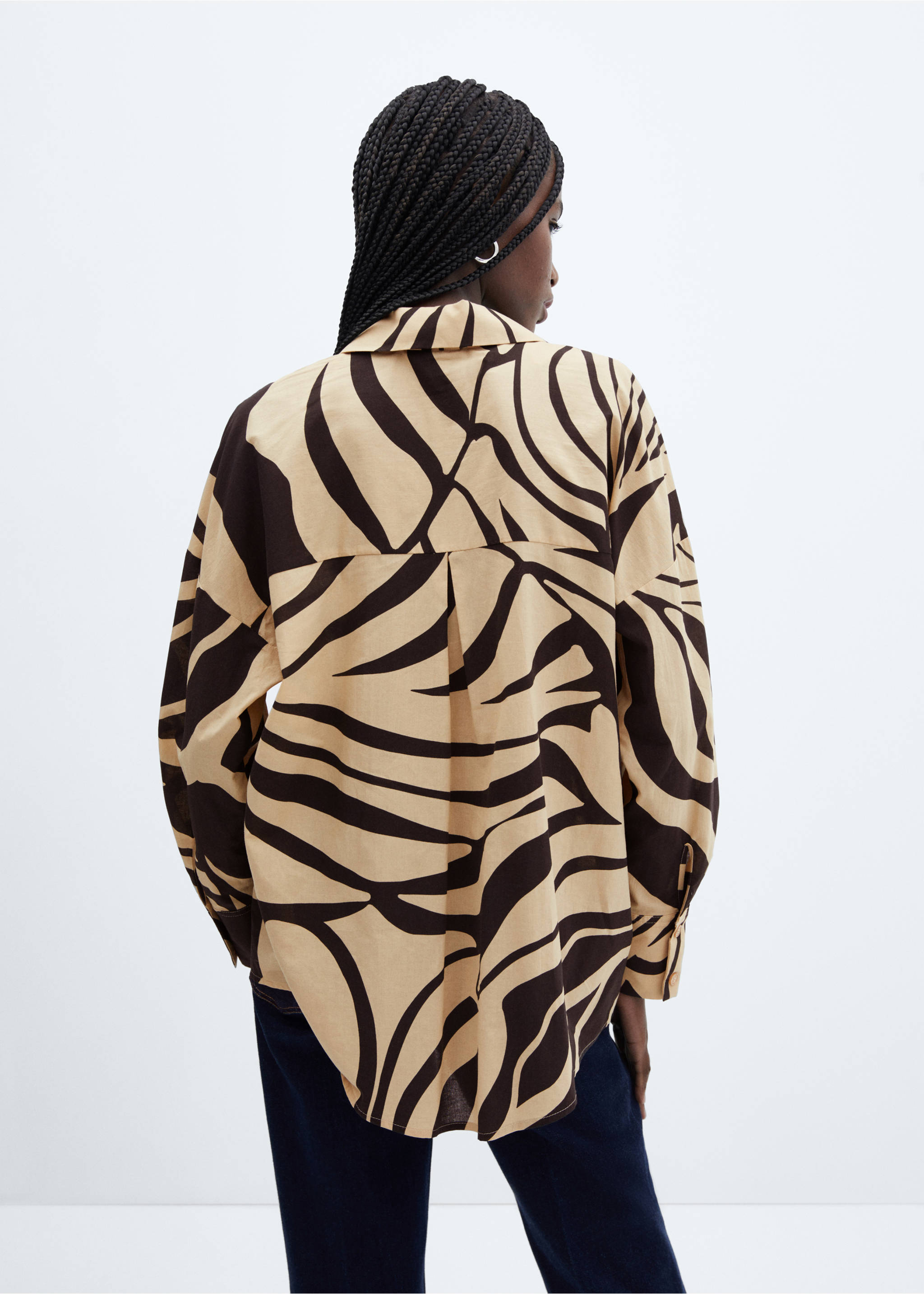 Printed oversize shirt - Reverse of the article, Sand. Ref: 57054016-00.