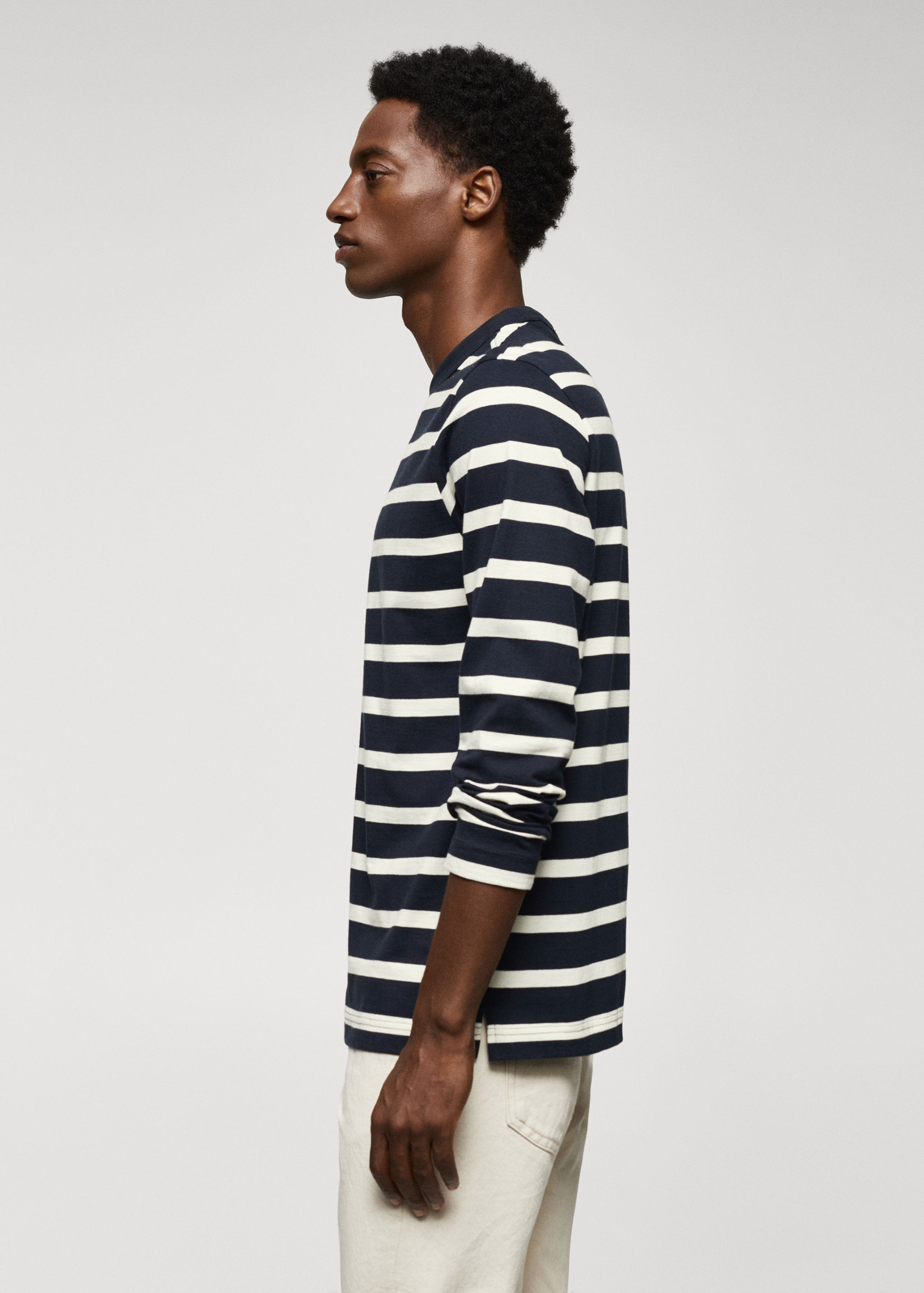 Striped long sleeves t-shirt - Details of the article 2