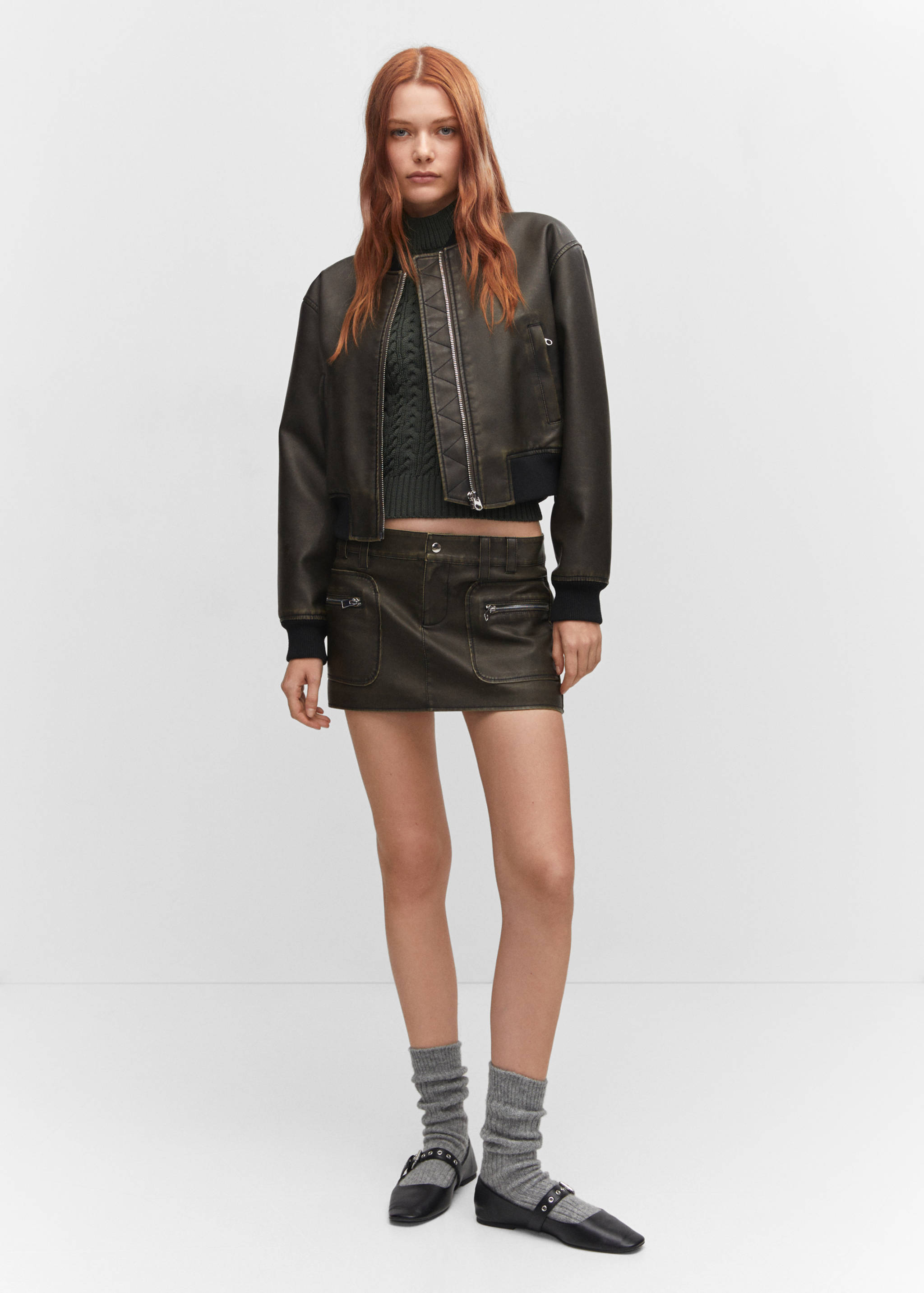 Worn-effect leather skirt - General plane