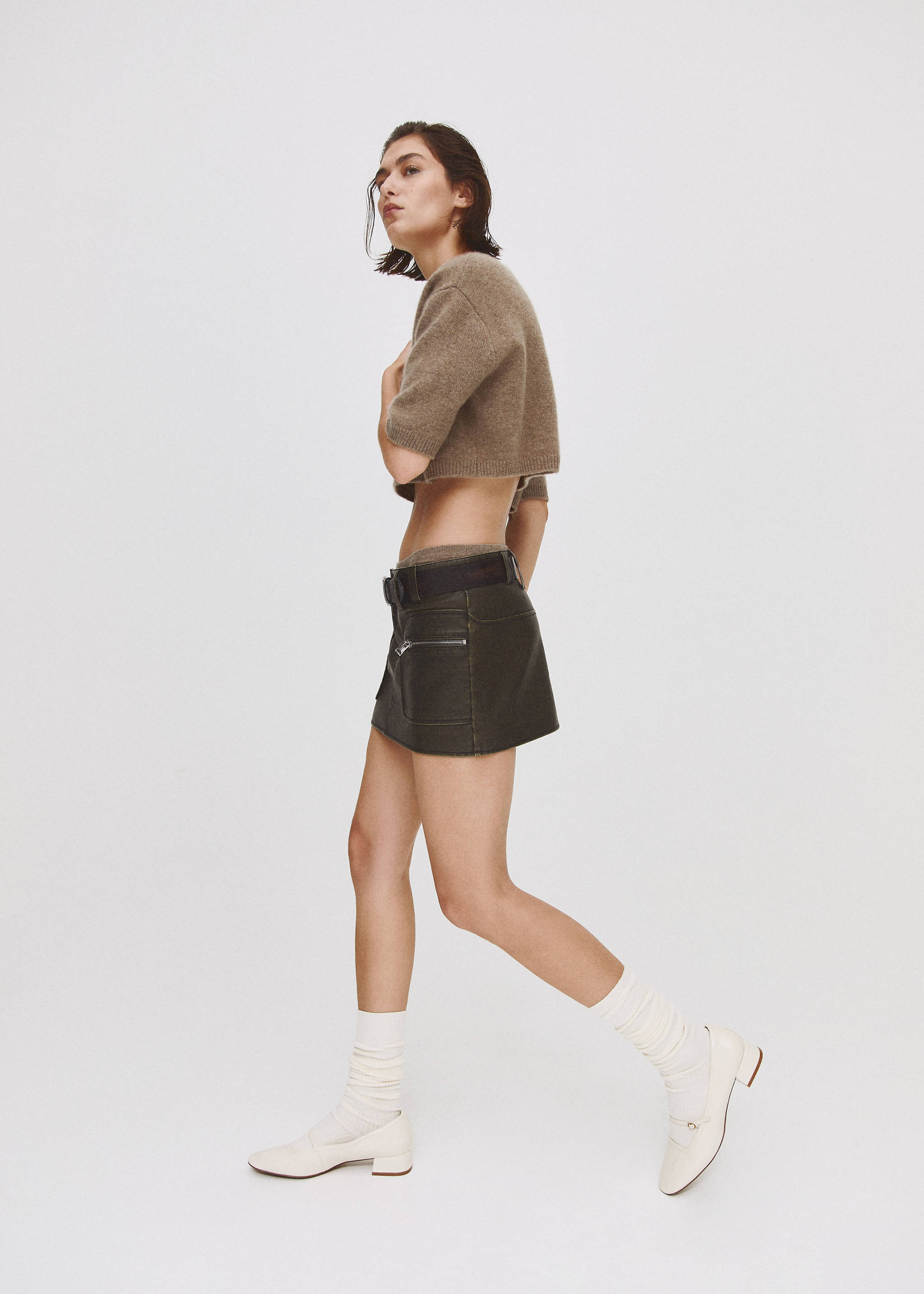 Worn-effect leather skirt - Details of the article 7