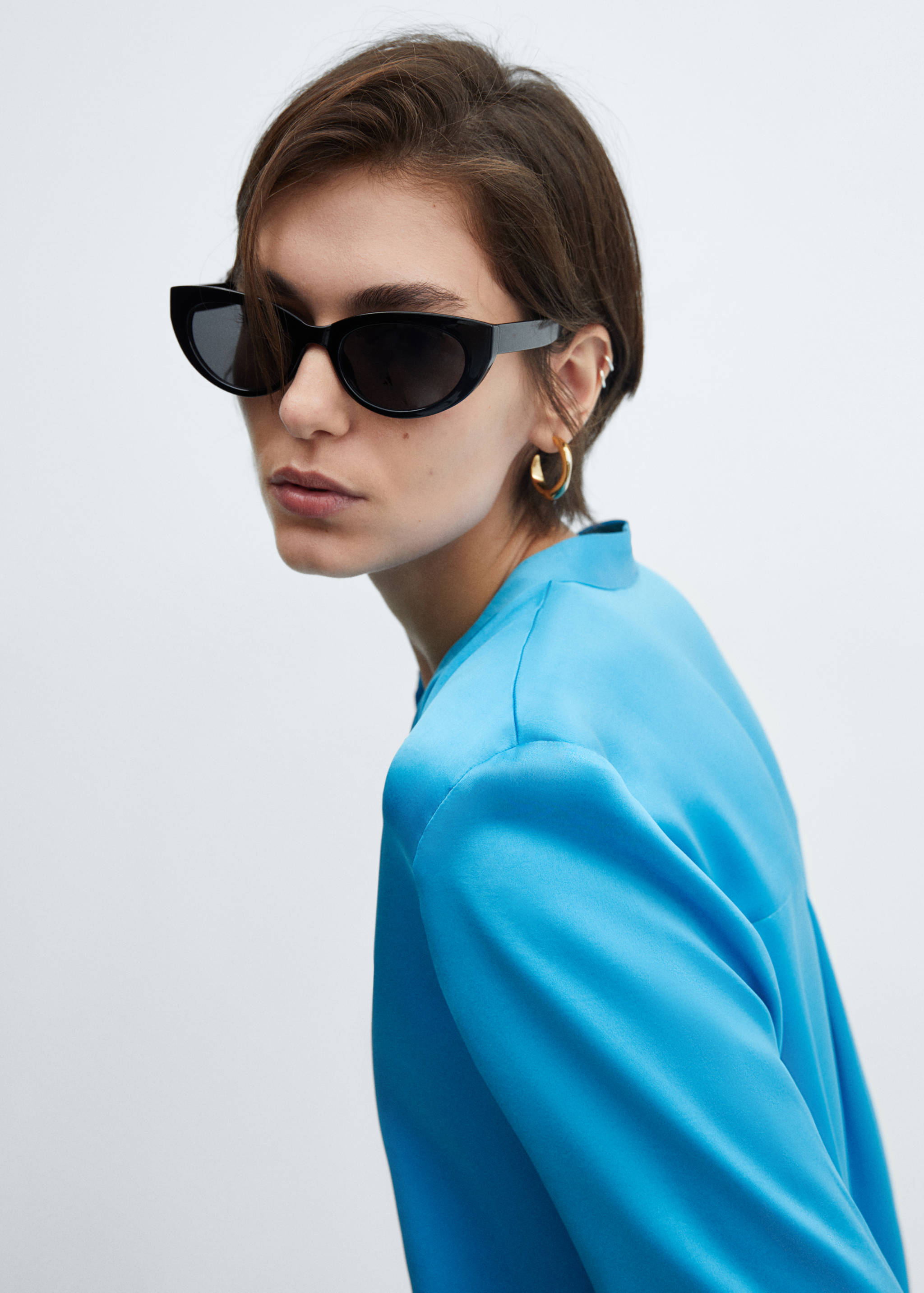 Chemise satinée col rond - Détail de l'article 1