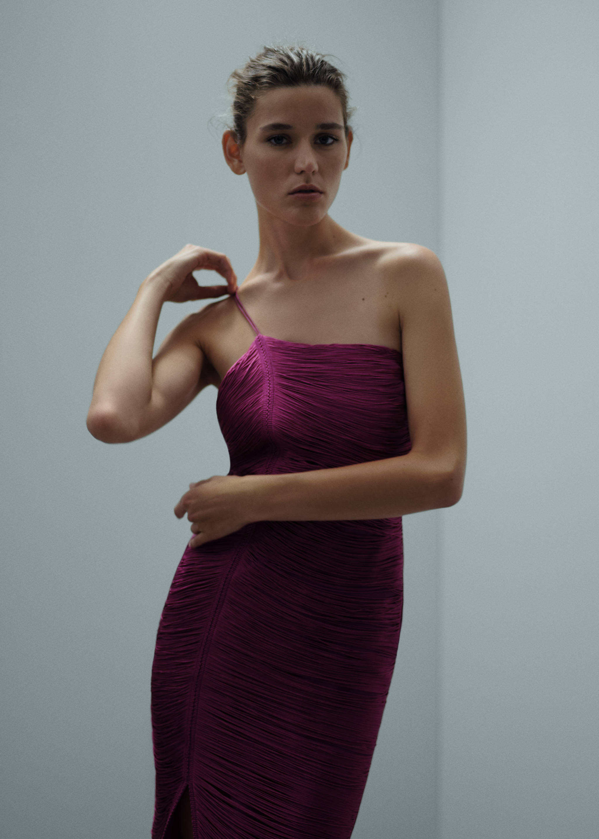 Asymmetrisches Kleid mit Fransen - Mittlere Ansicht