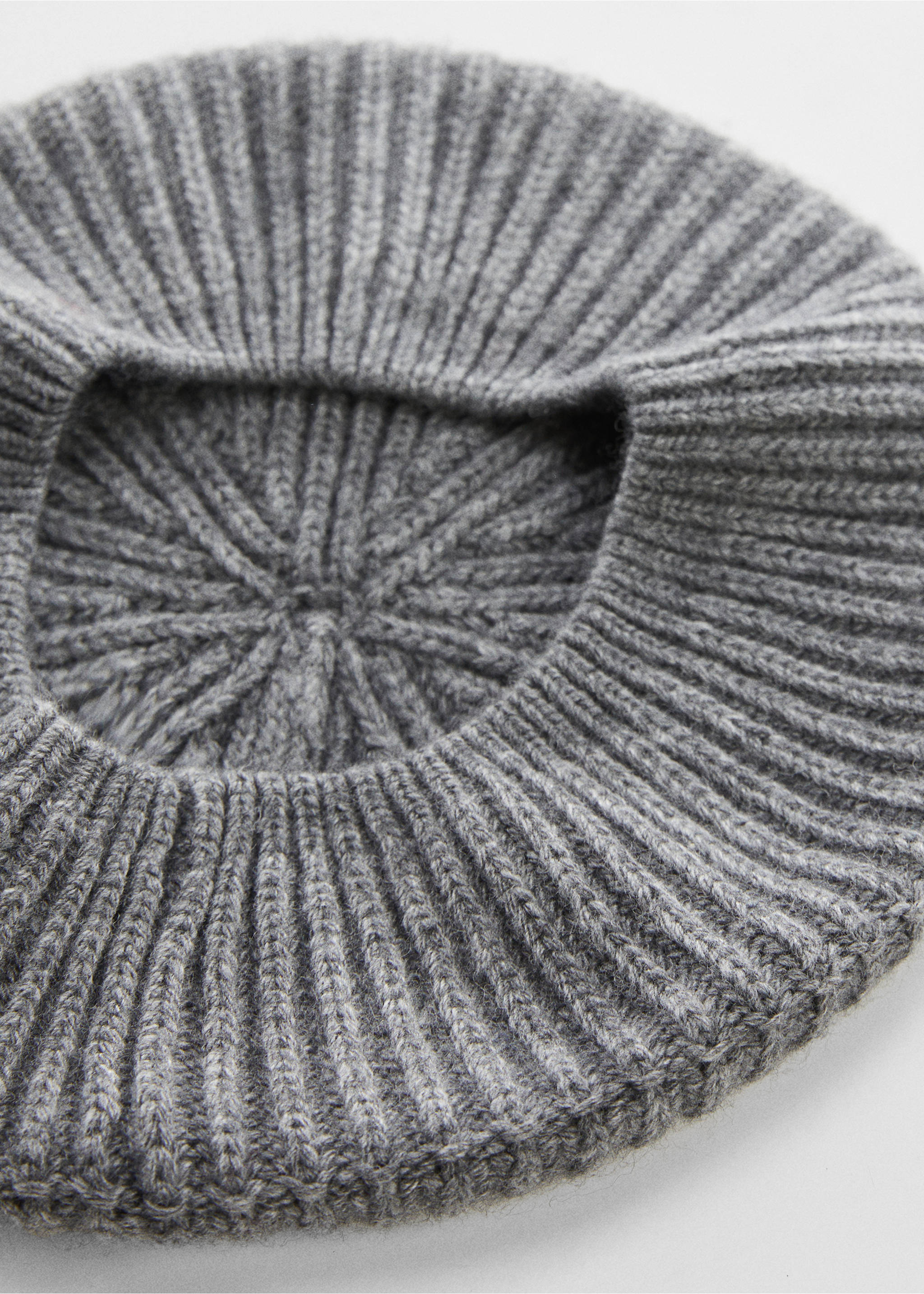 Knitted beret hat - Details of the article 1, Dark Heather Grey. Ref: 57055790-00.