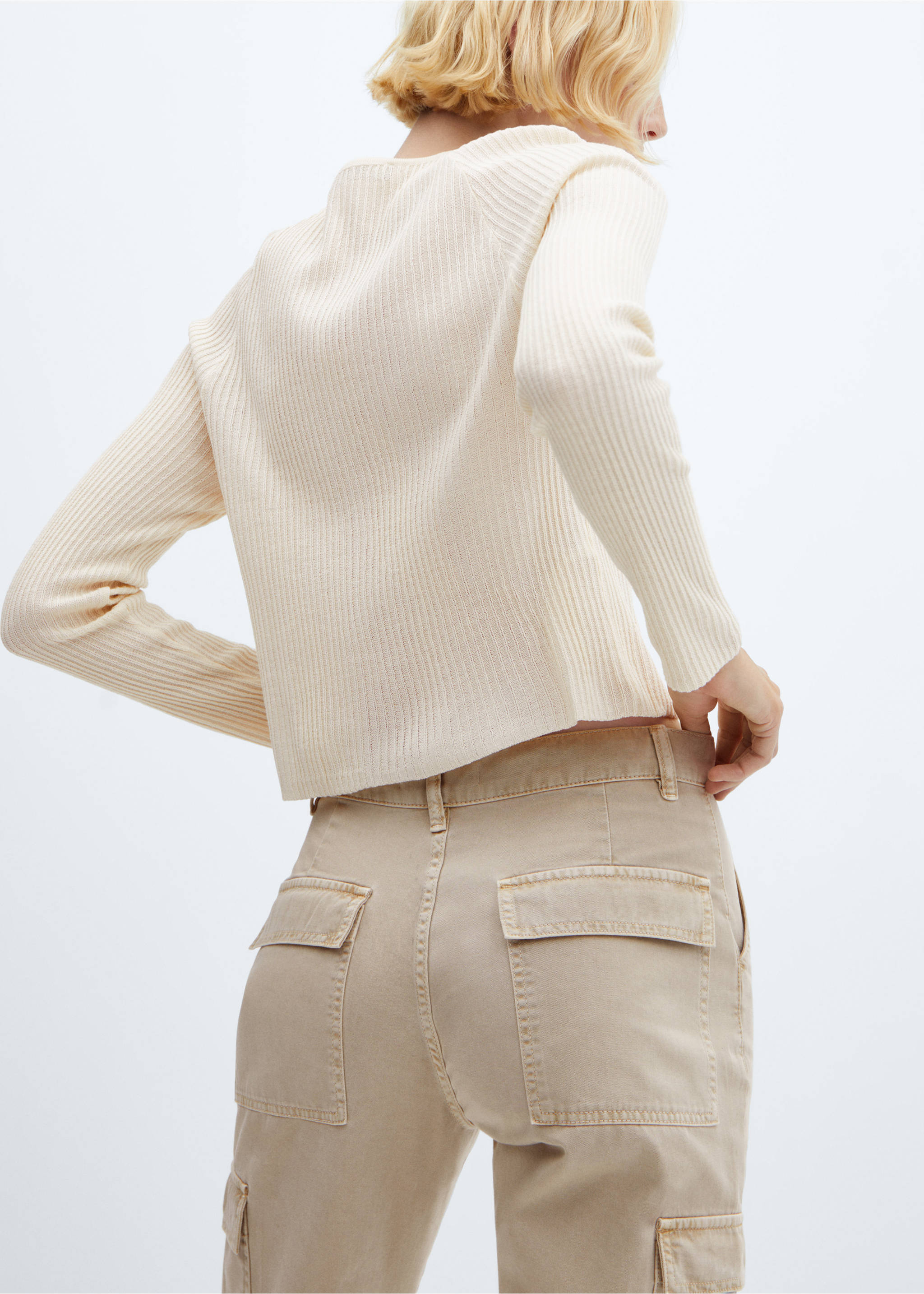 Pocket cargo jeans - Details of the article 6, Sand. Ref: 57055800-00.