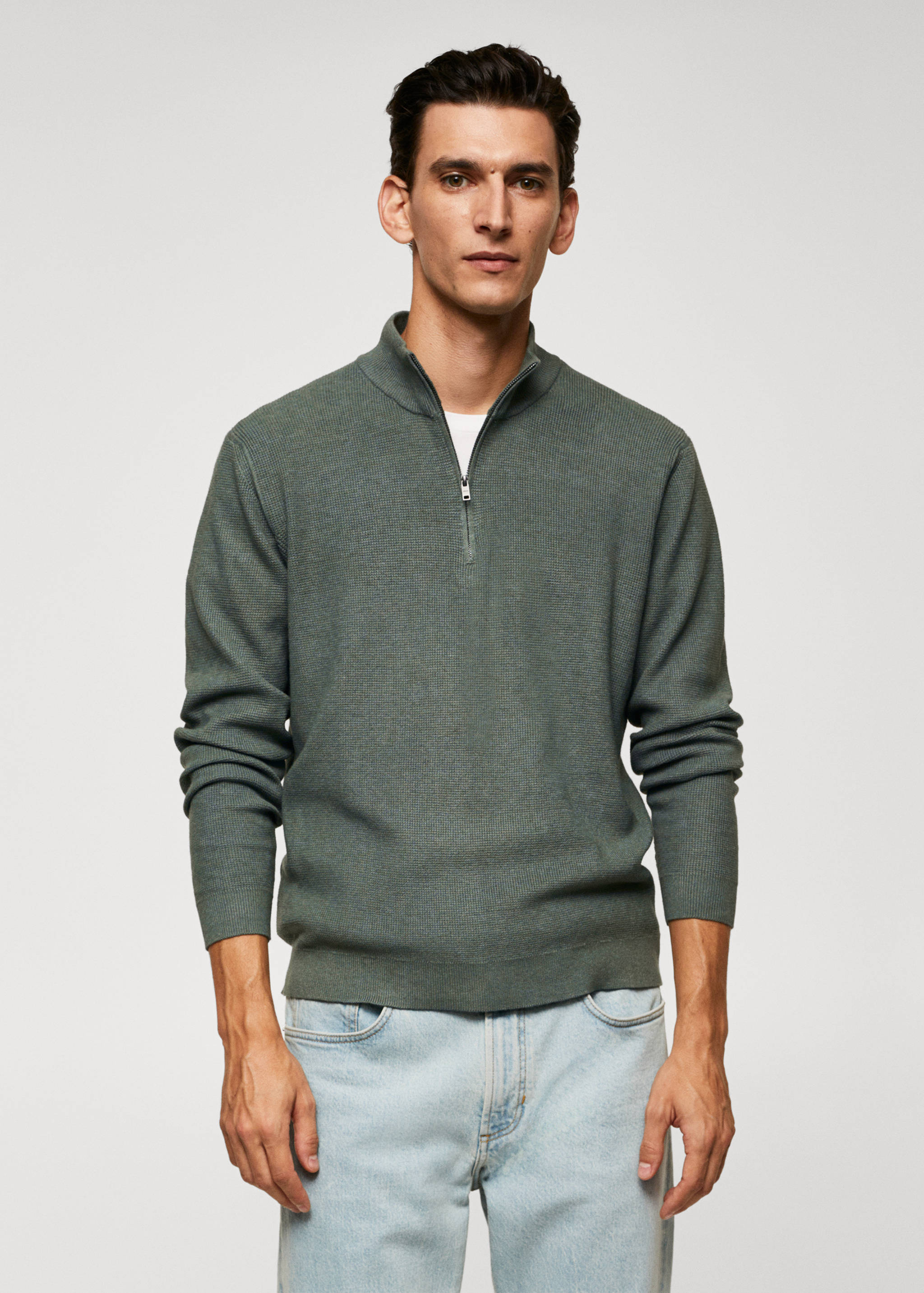 Pull-over col cheminé - Plan moyen