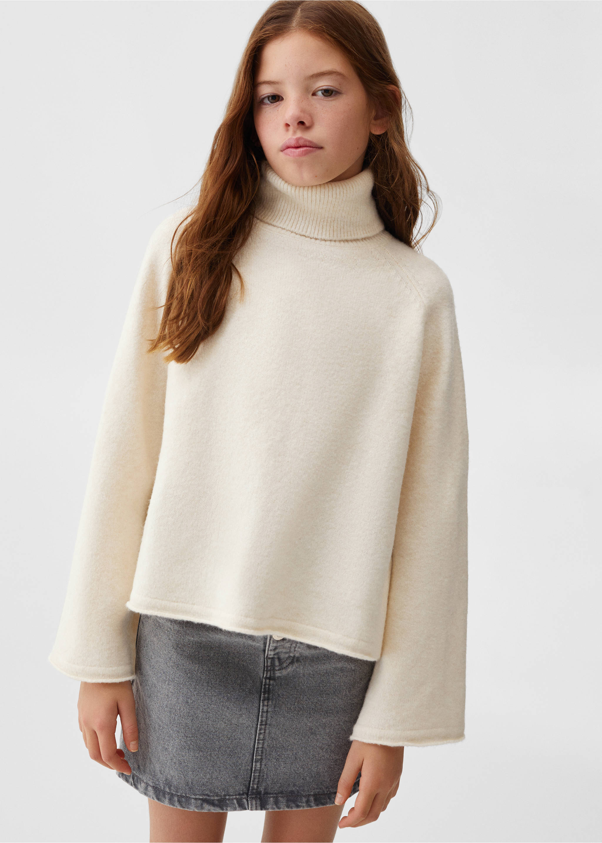 Turtleneck knit sweater - Details of the article 4, Ecru. Ref: 57055961-00.