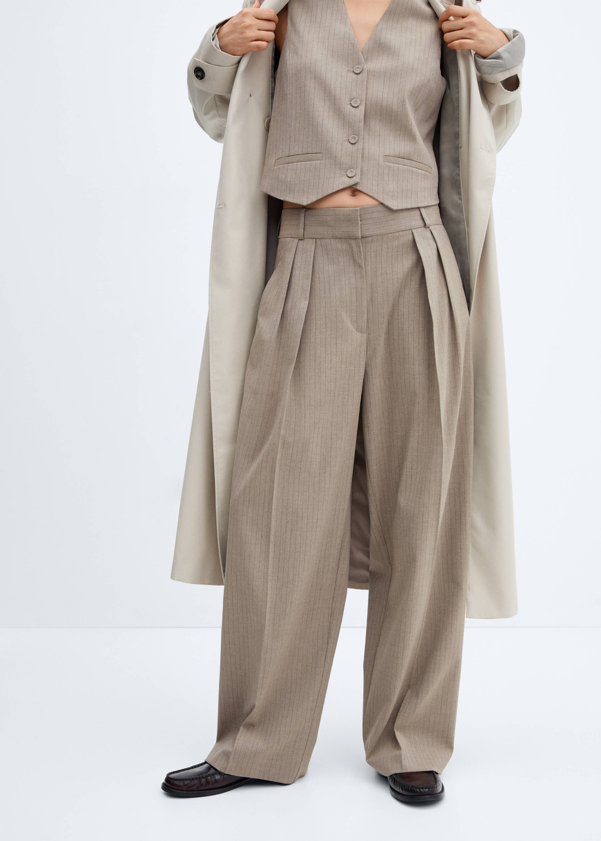 Pantalon à fines rayures - Plan moyen