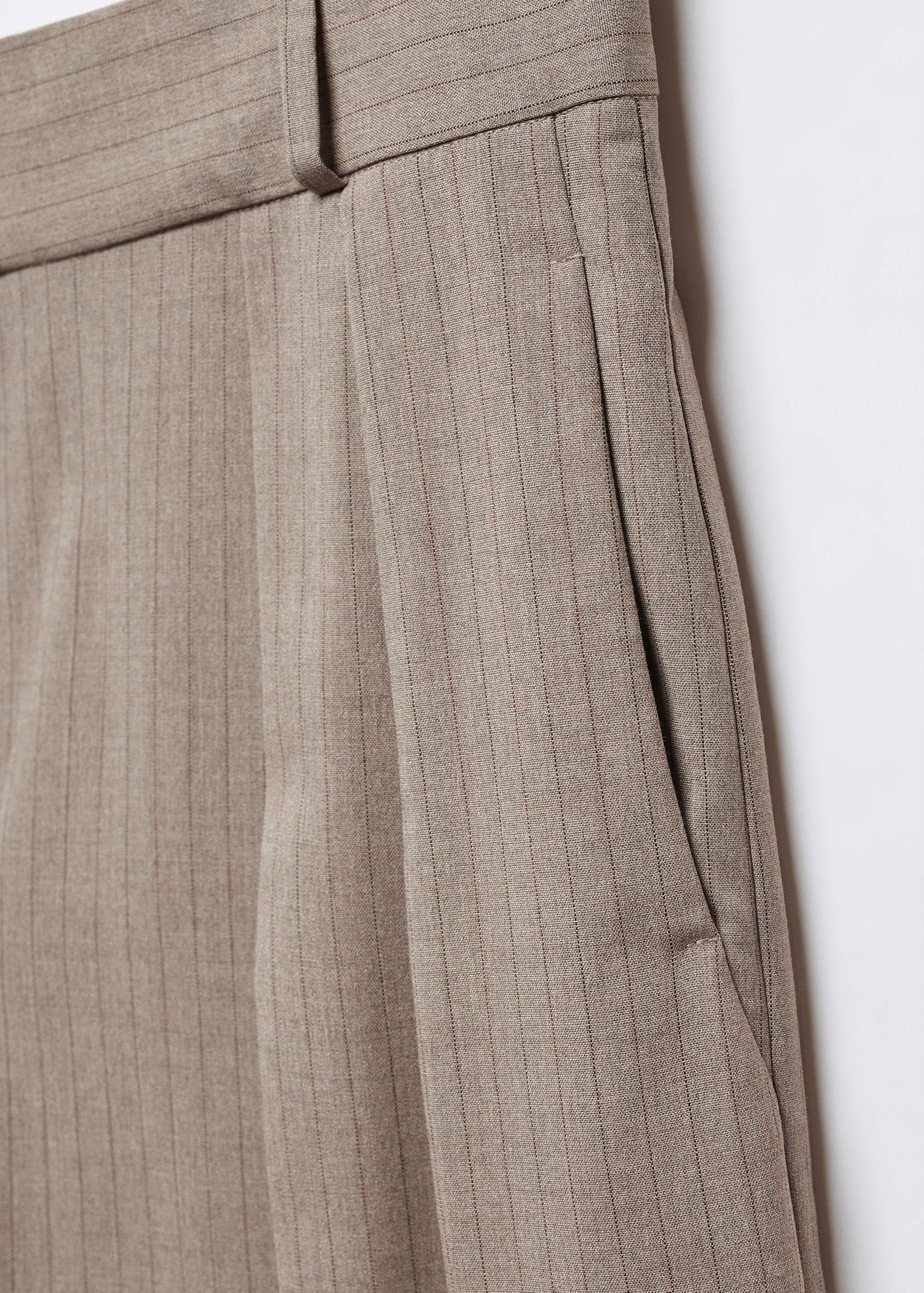Pantalon à fines rayures - Détail de l'article 8