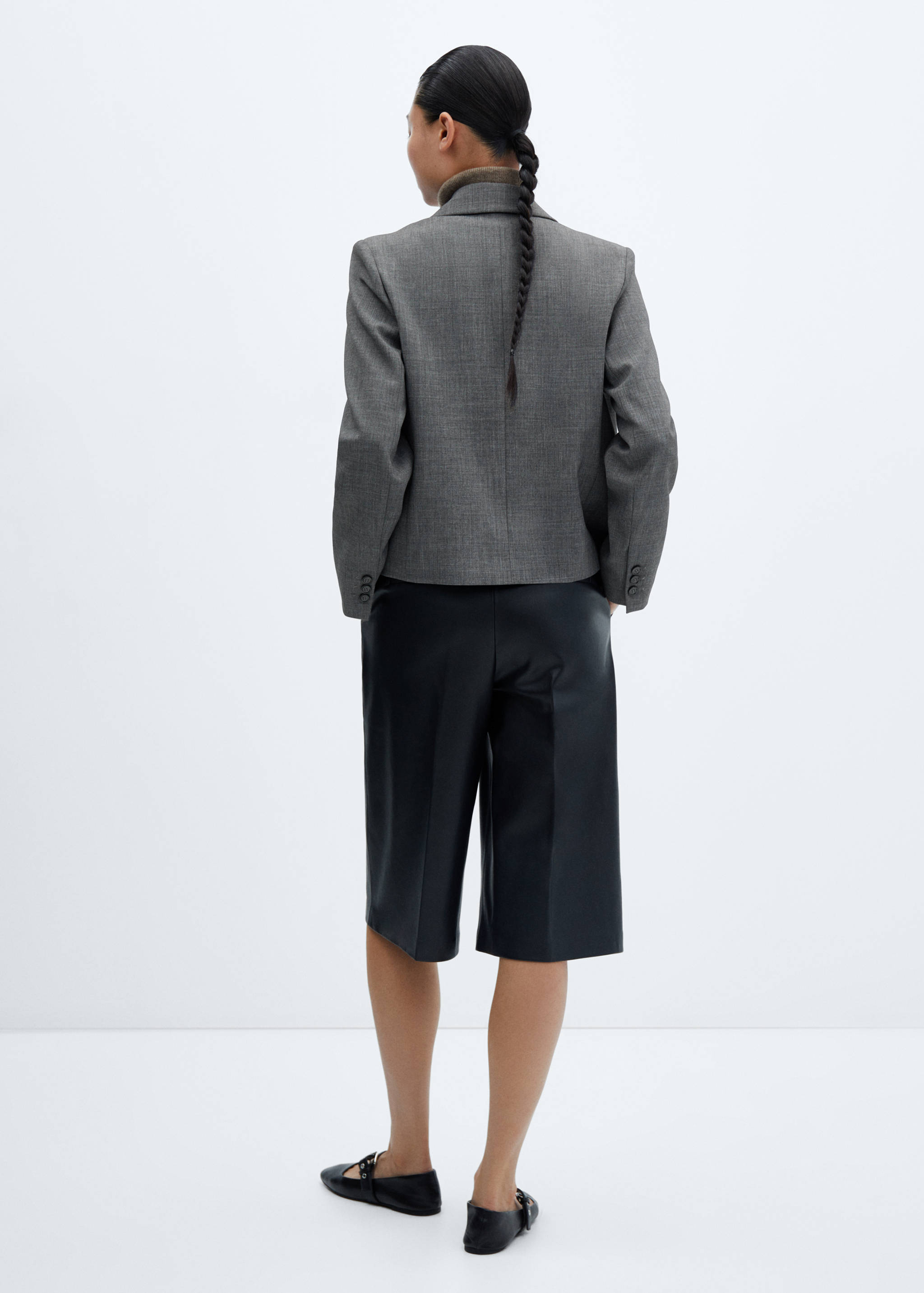 Doppelreihiger Kurzblazer - Rückseite des Artikels