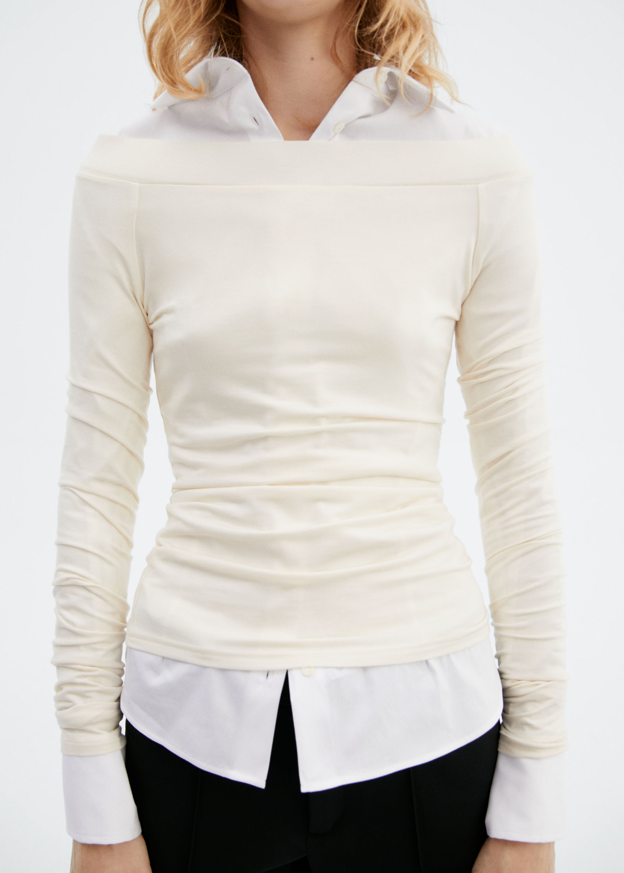 Boat-neck fitted t-shirt - Details of the article 6