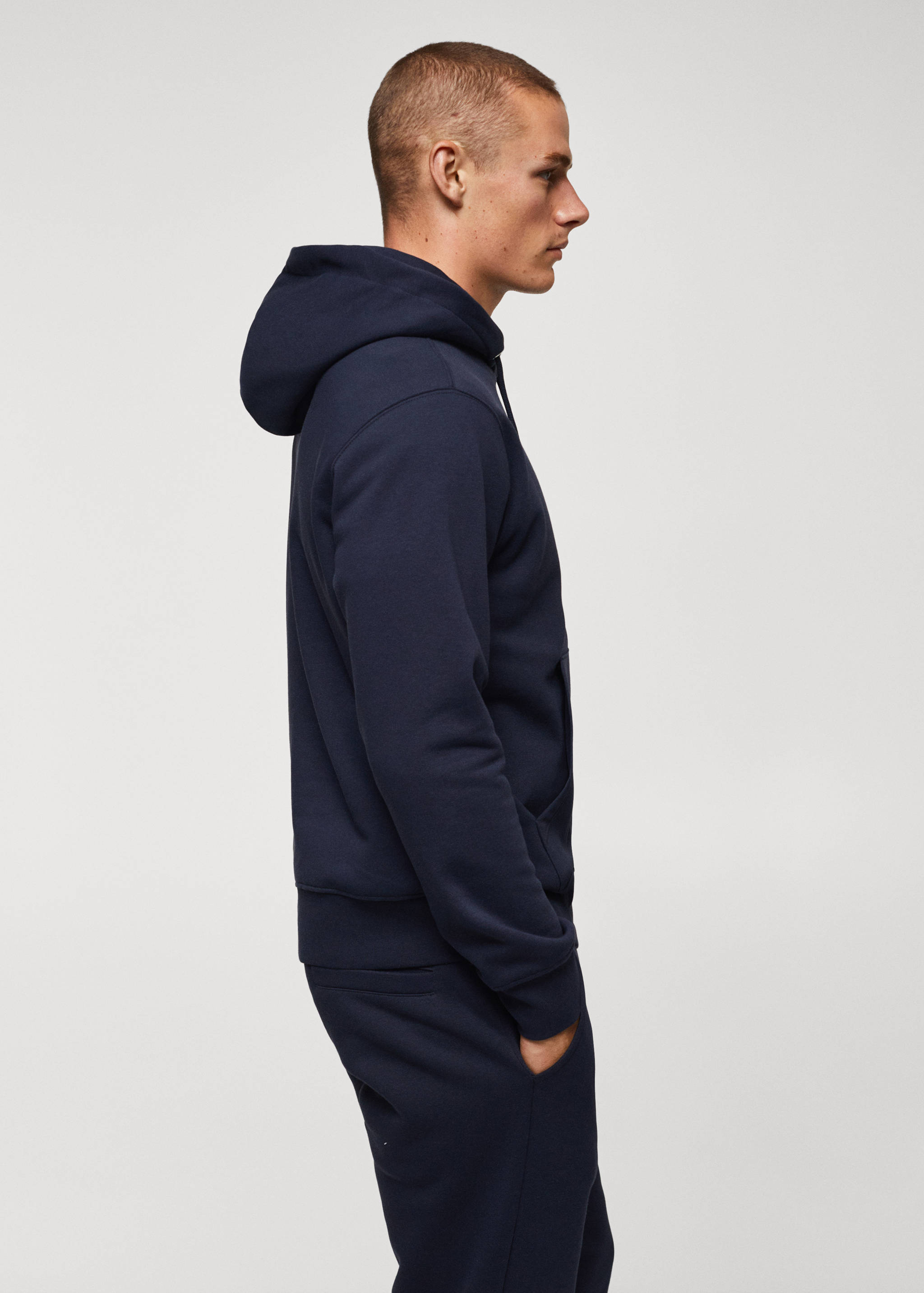Baumwoll-Kapuzensweatshirt mit Känguru-Tasche - Detail des Artikels 2