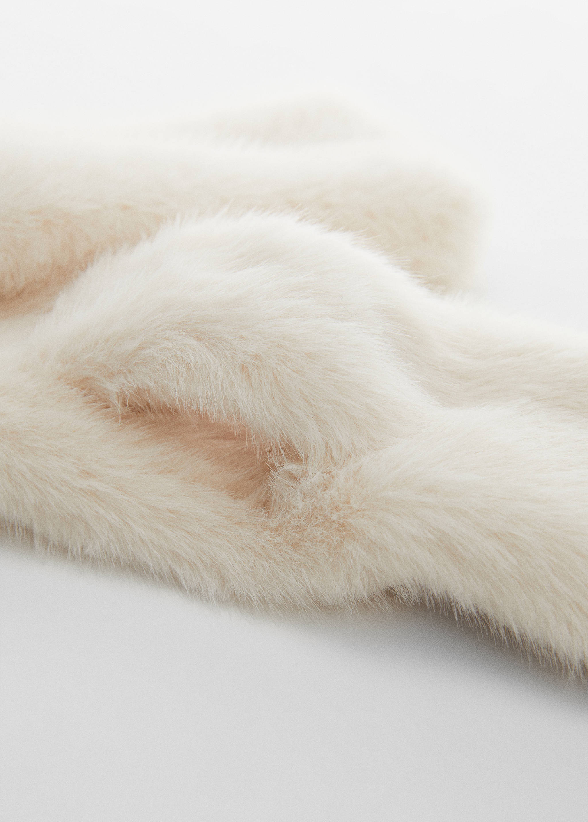 Kunstpelz-Schal - Mittlere Ansicht