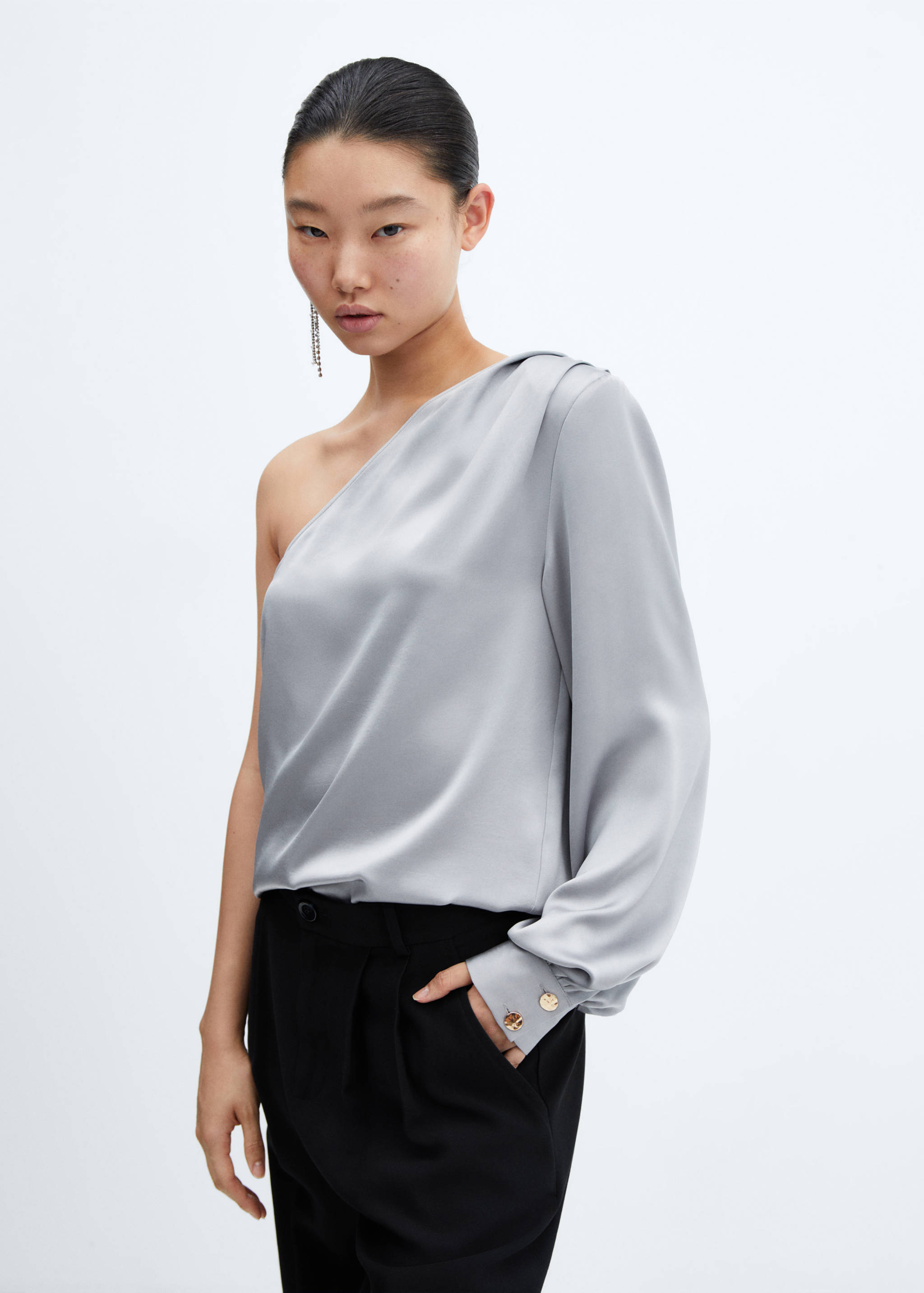 Off-the-shoulder blouse - Medium plane