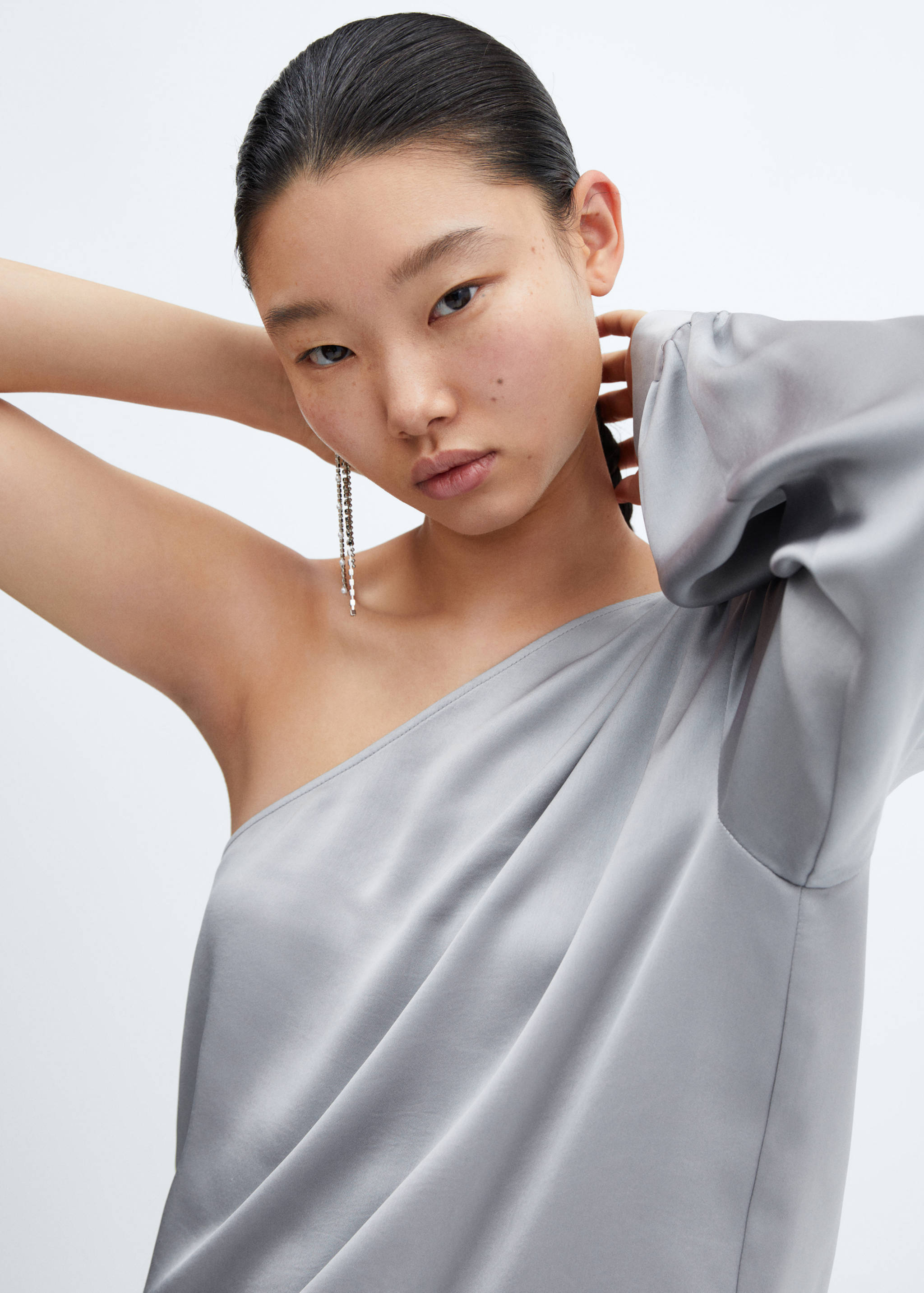 Off-the-shoulder blouse - Details of the article 1