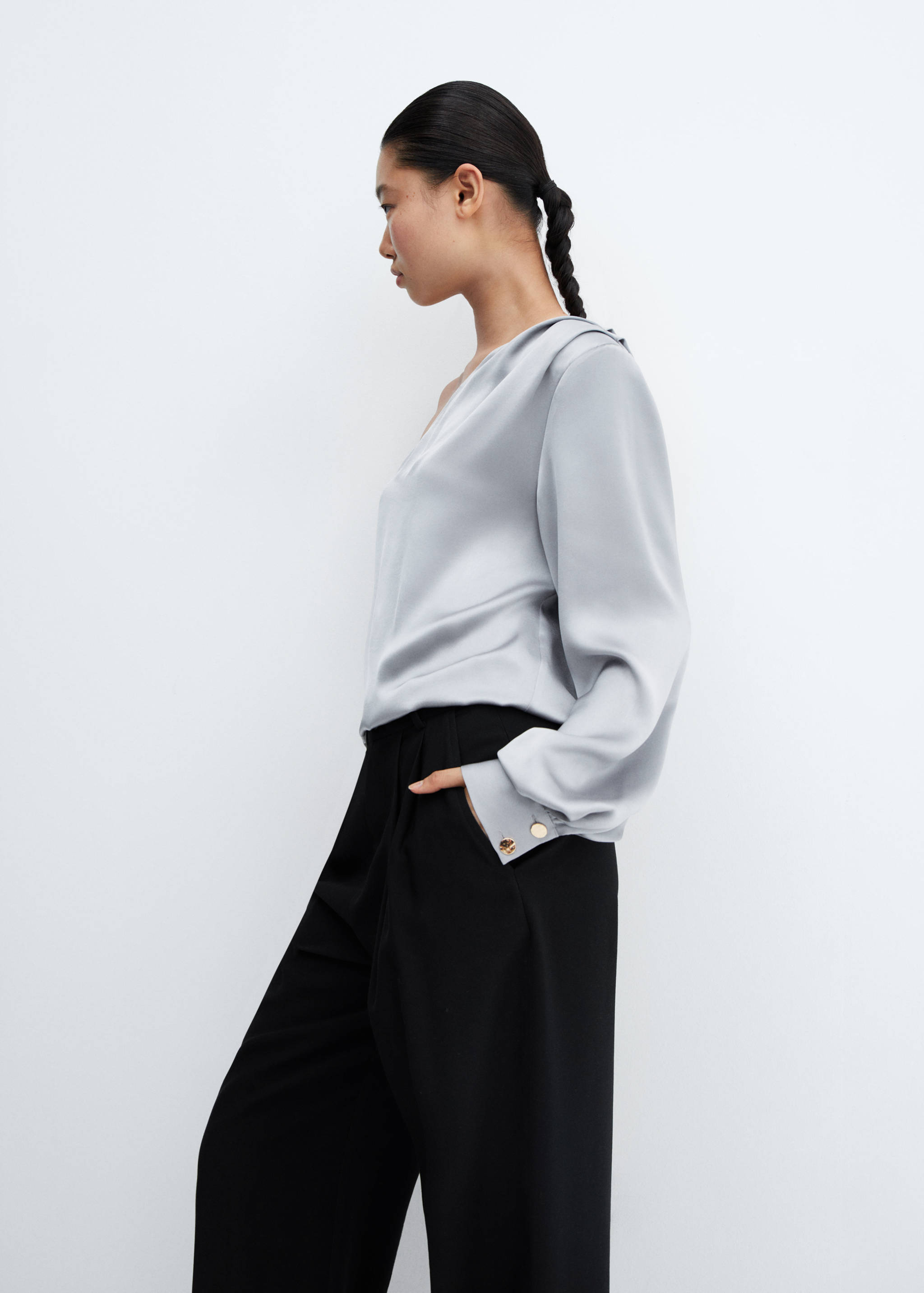 Off-the-shoulder blouse - Details of the article 6