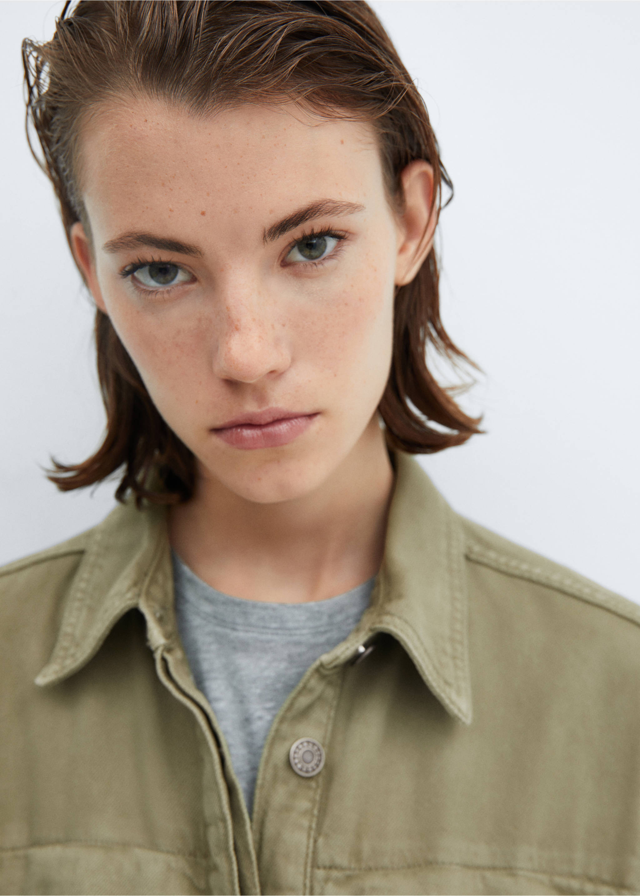 Jeans-Jumpsuit im Cargo-Stil - Detail des Artikels 1, Khaki. Ref: 57056715-00.