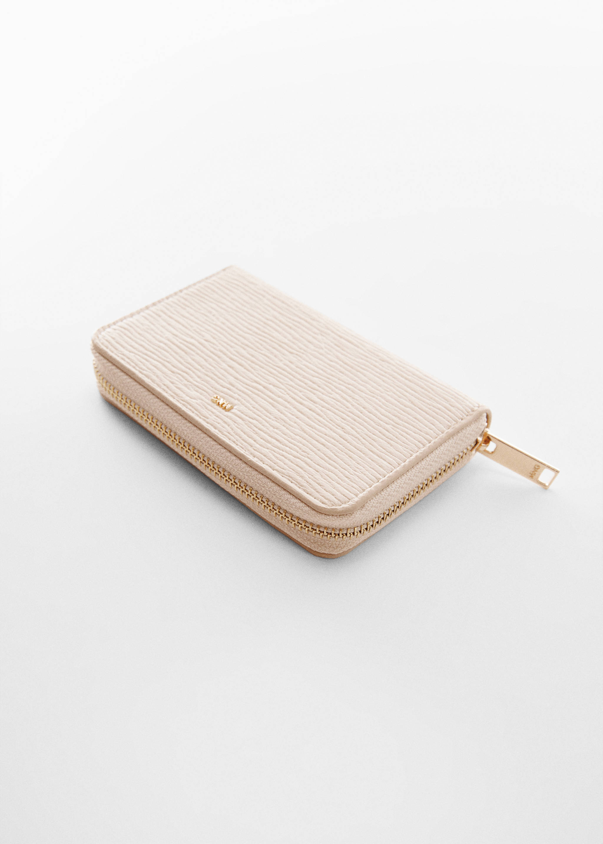 Bitlletera textura logotip relleu - Detall de l'article 1