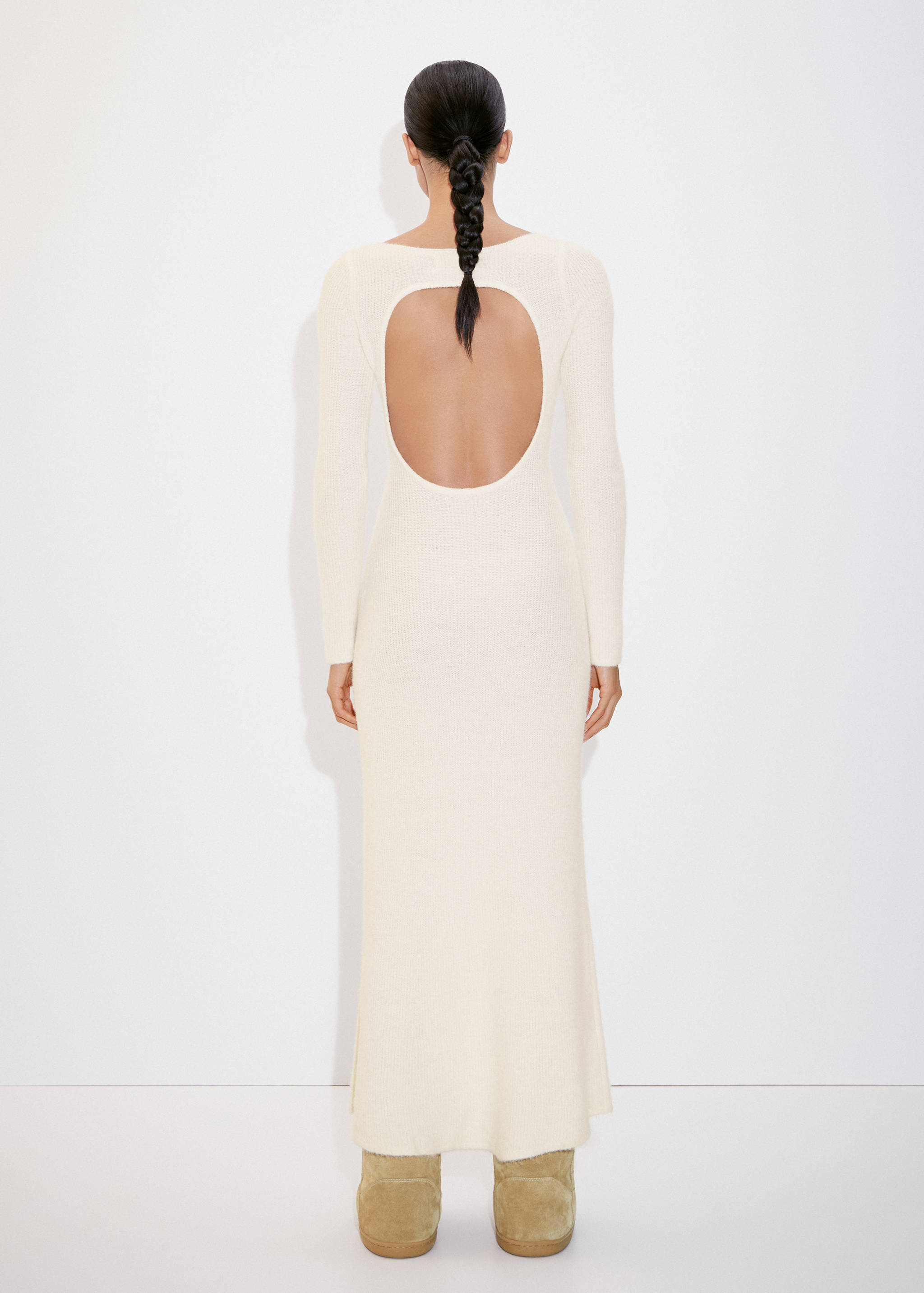 Gebreide jurk met open rug - Achterkant van het artikel