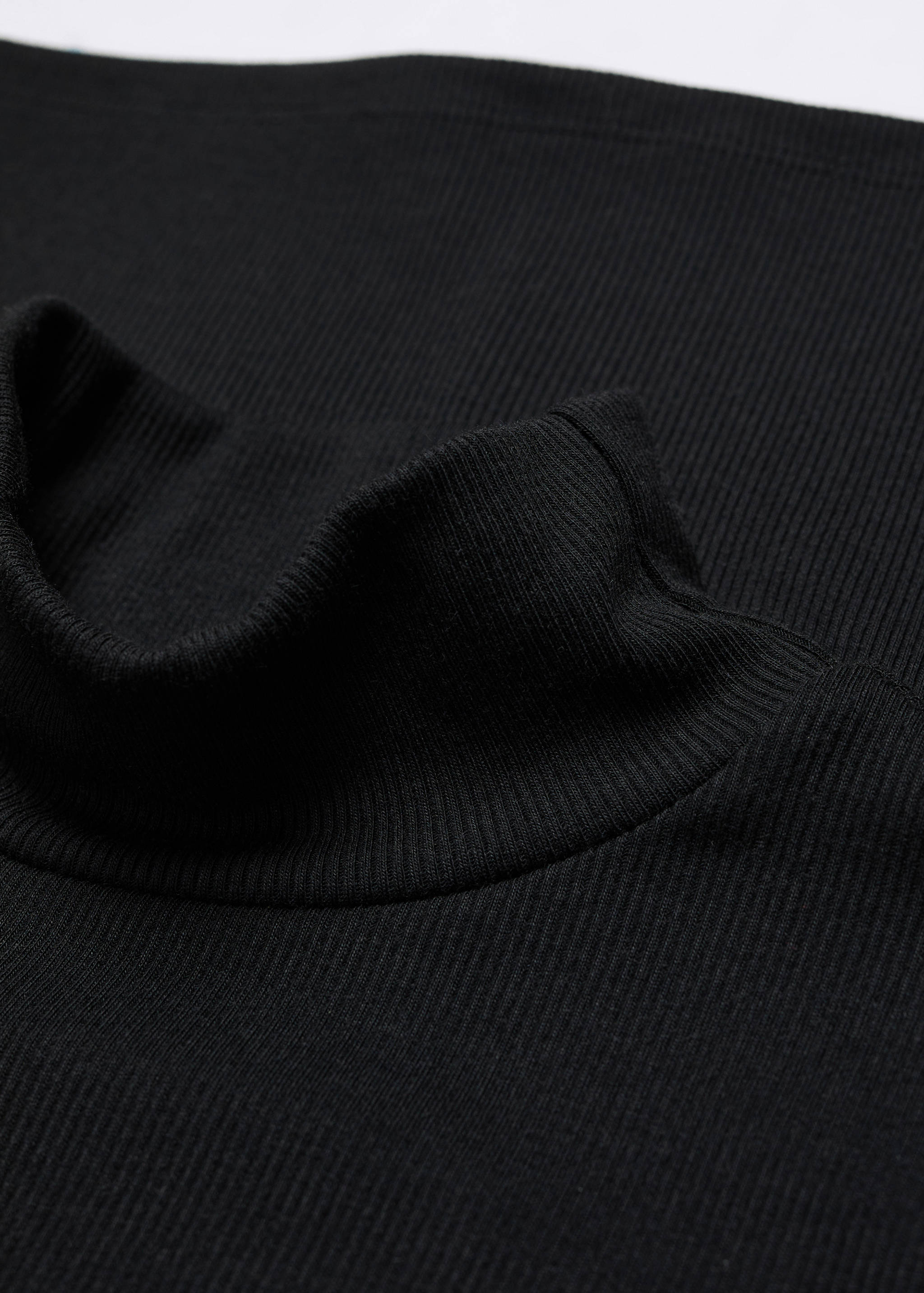 T-shirt à col montant - Détail de l'article 8