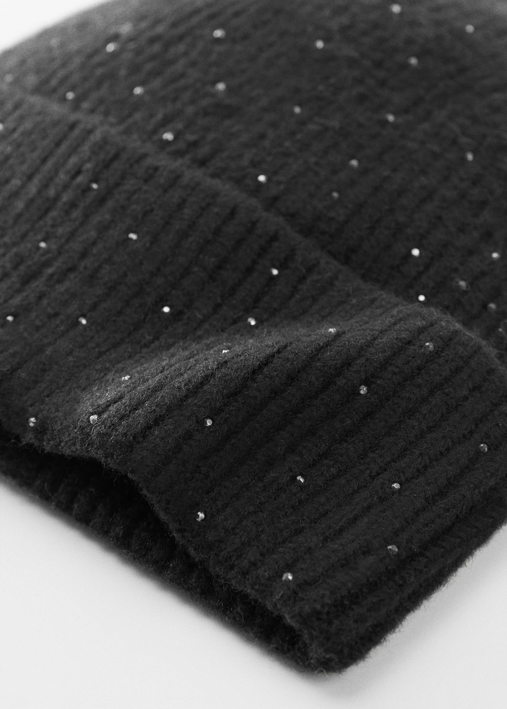 Knitted hat with shiny details - Details of the article 1