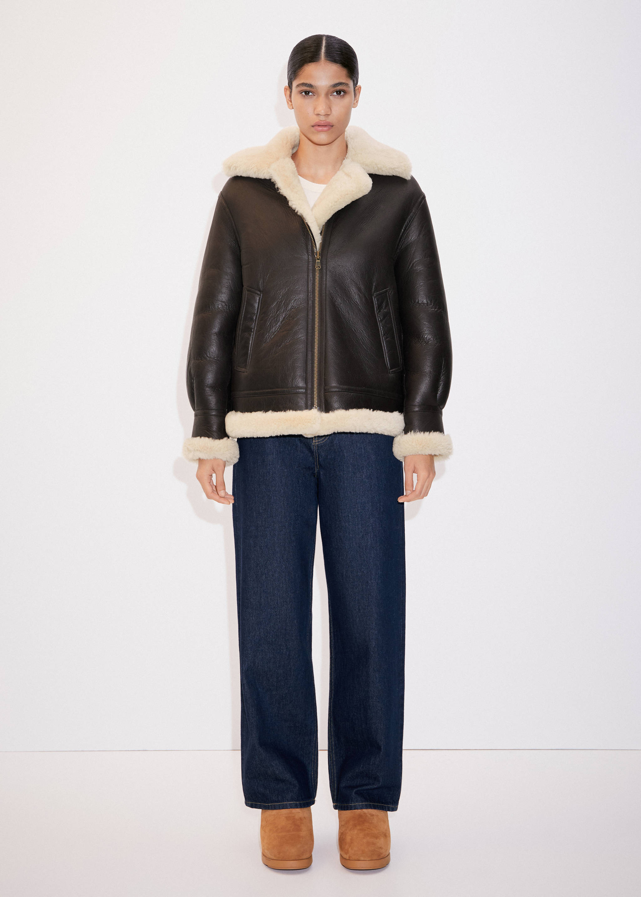 Shearling-lined coat - General plane