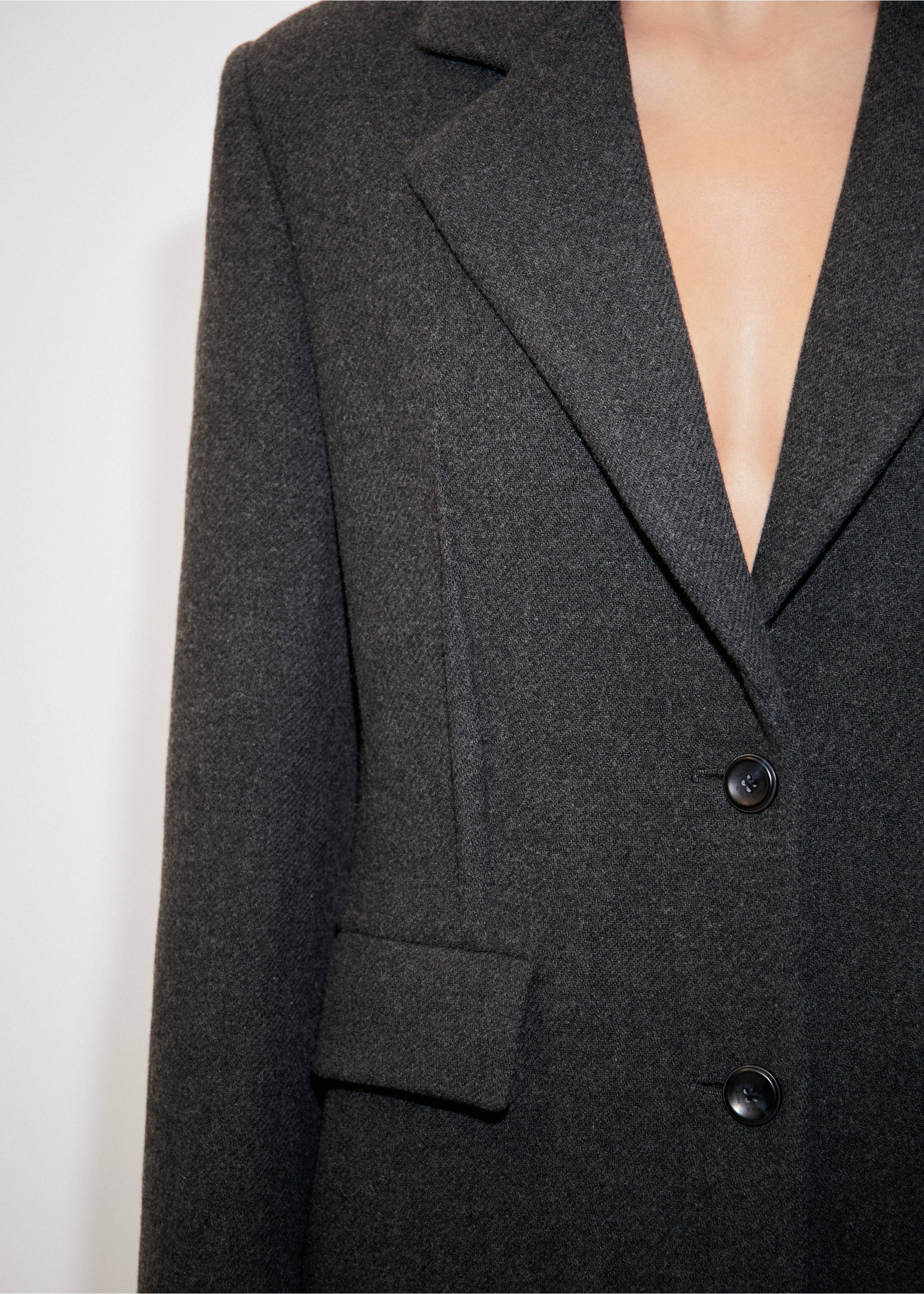 100% wool coat - Details of the article 6, Grey. Ref: 57057746-00.