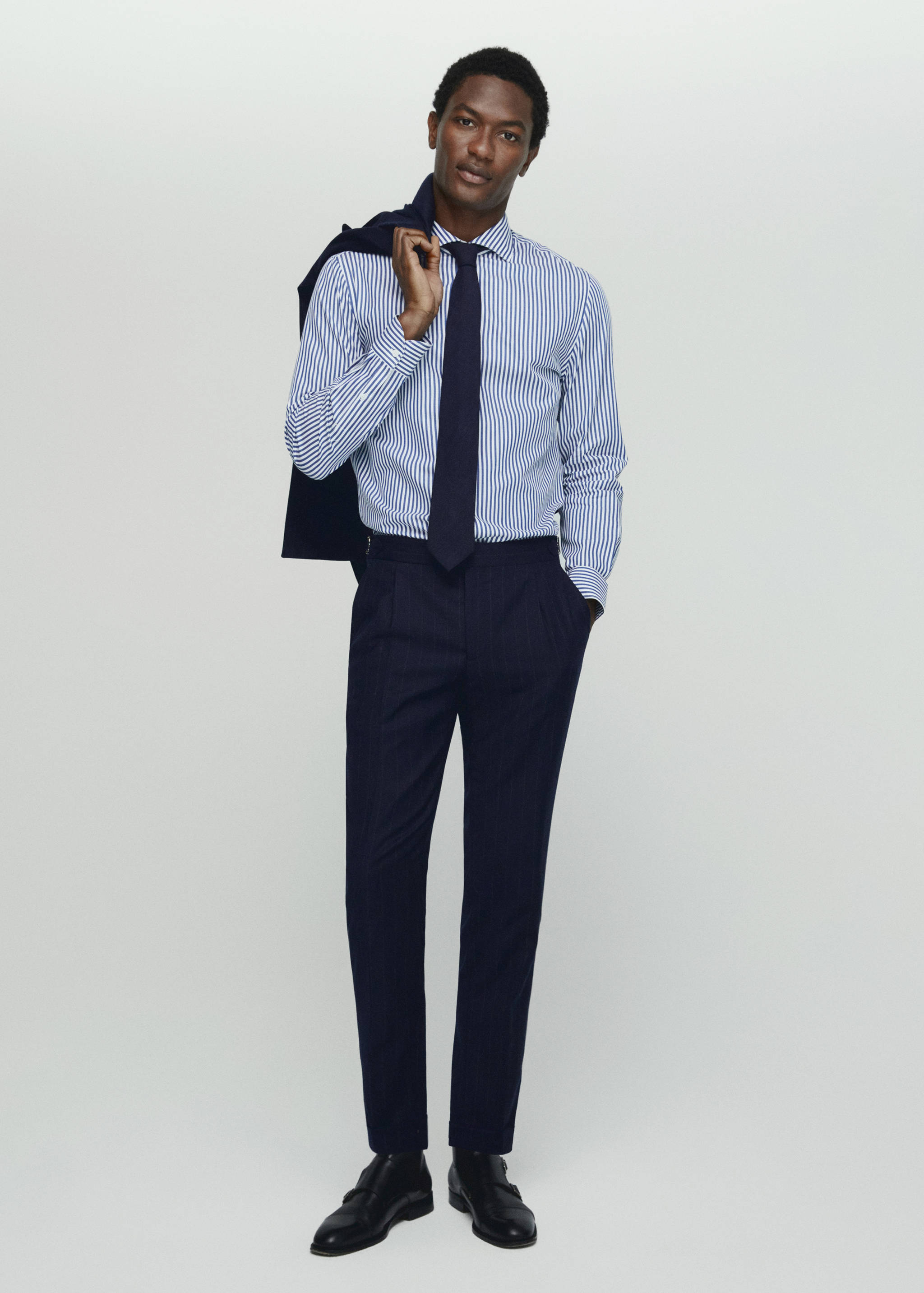 Gestreiftes Hemd aus 100 % Baumwolle - Allgemeine Ansicht