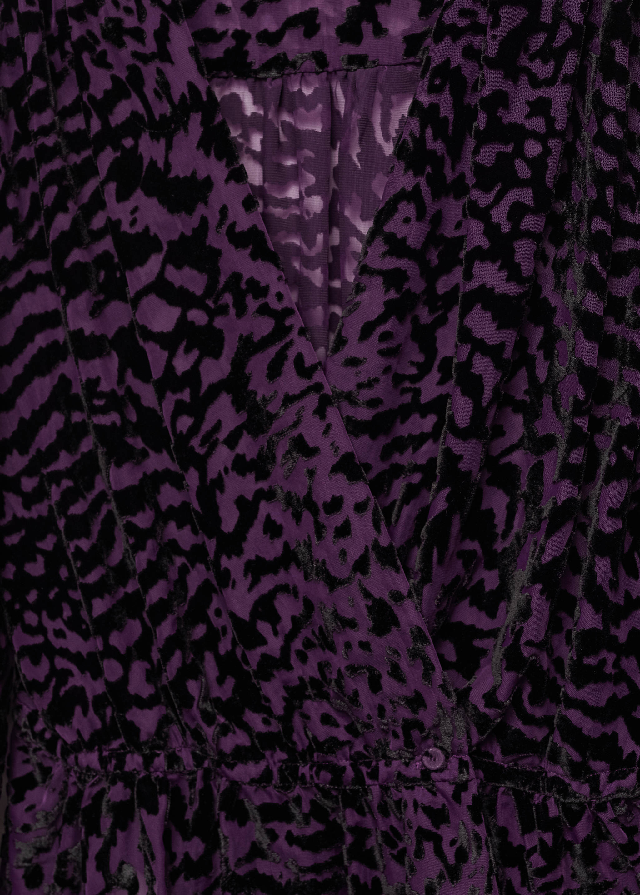Animal-print velvet blouse - Details of the article 8
