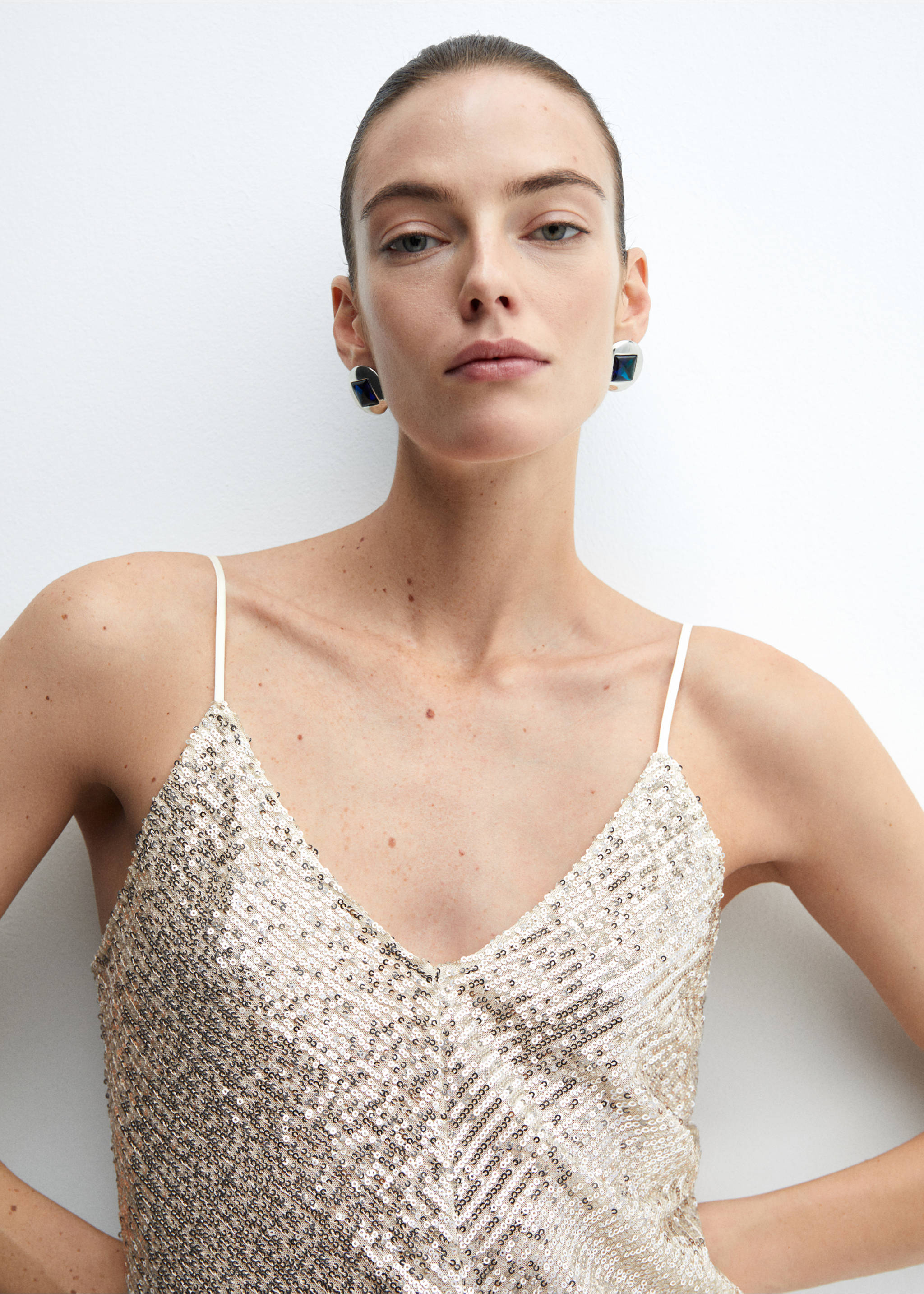 Sequined tank top - Details of the article 1, Ivory White. Ref: 57059100-00.