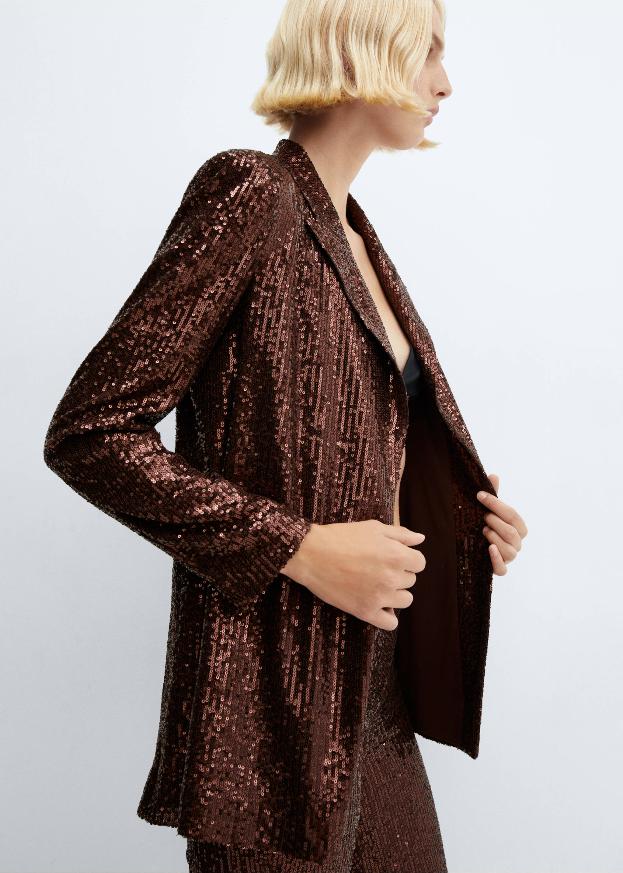 Sequin jacket with belt - Details of the article 2, Cognac. Ref: 57059104-00.