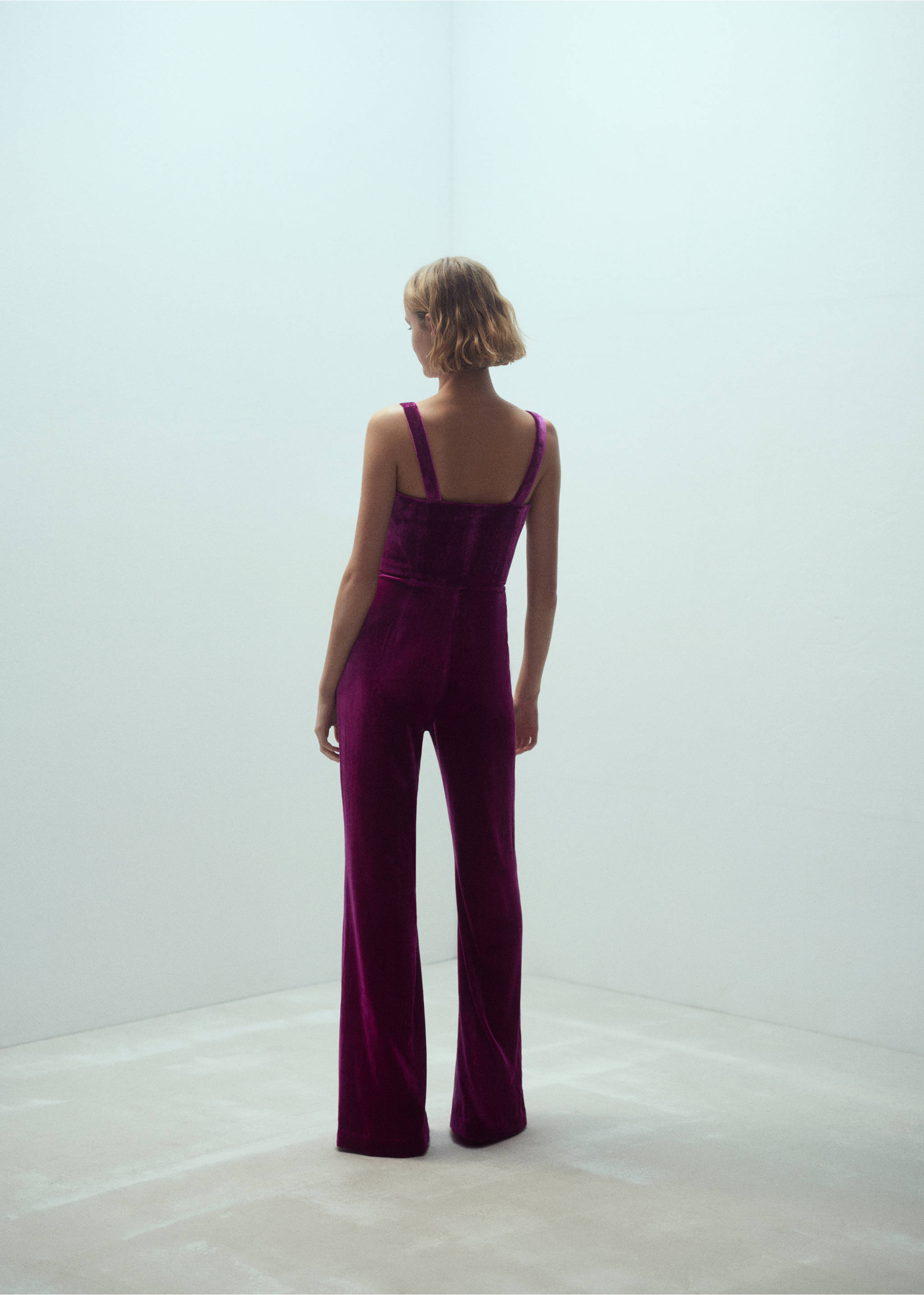 Flared velour jumpsuit with wide straps - Reverse of the article, Pink. Ref: 57059121-00.