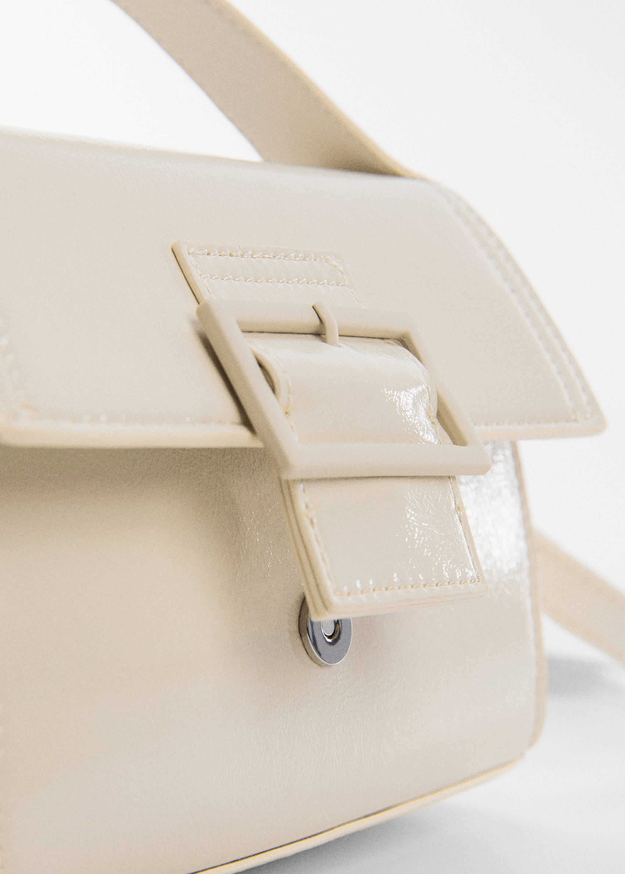 Buckled flap bag - Details of the article 2