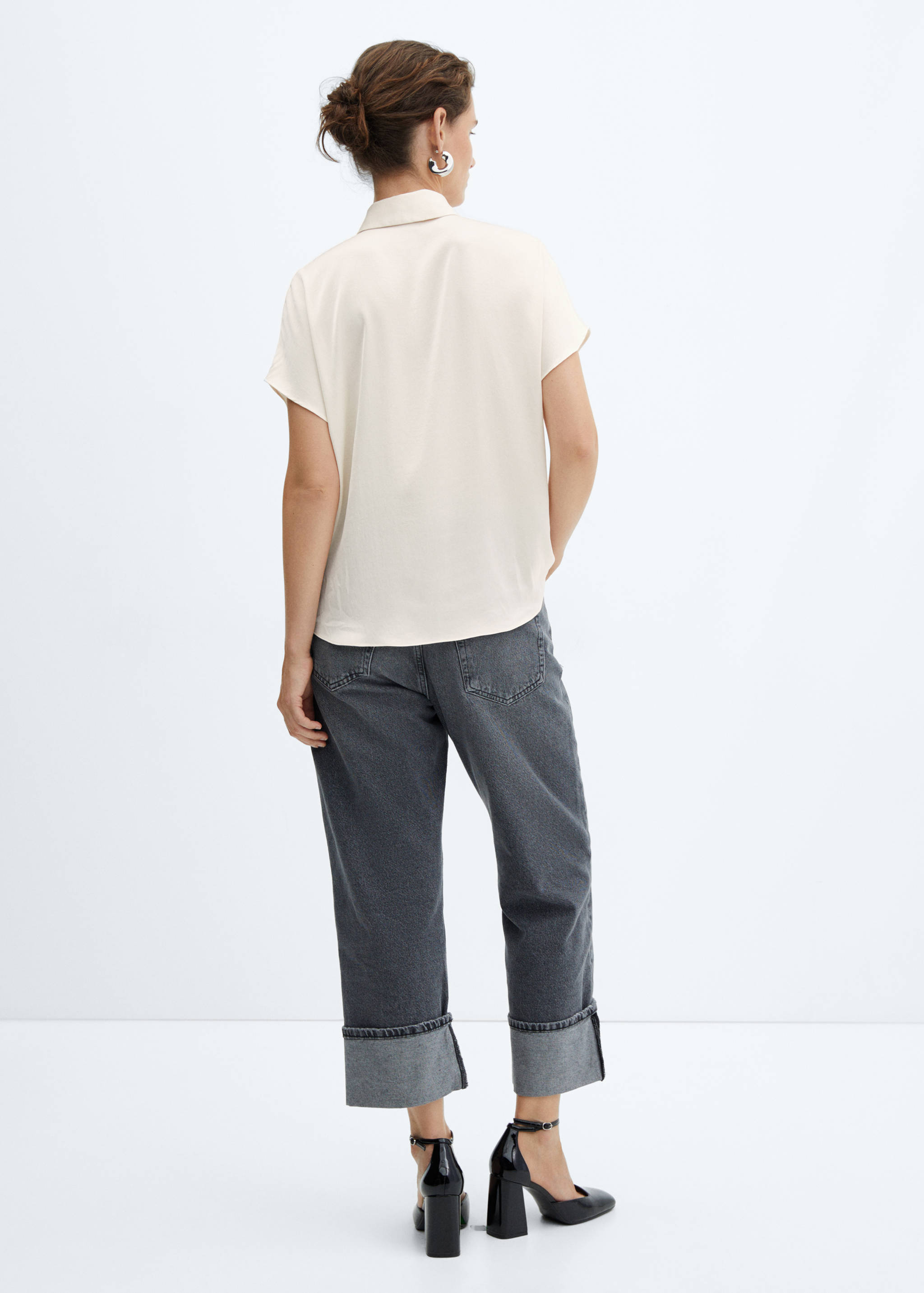 Short-sleeve button-down shirt - Reverse of the article