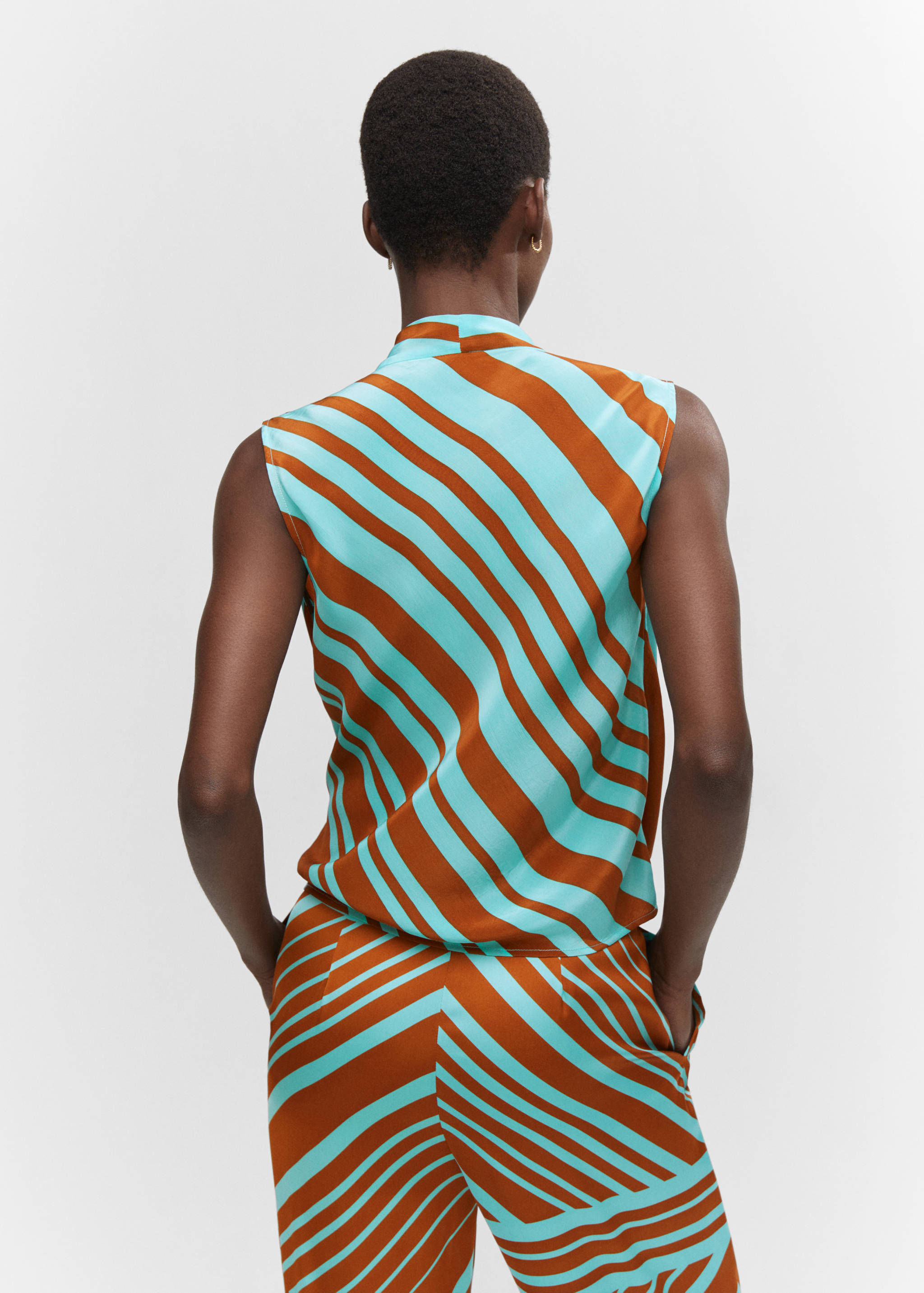 Striped wrap blouse - Reverse of the article