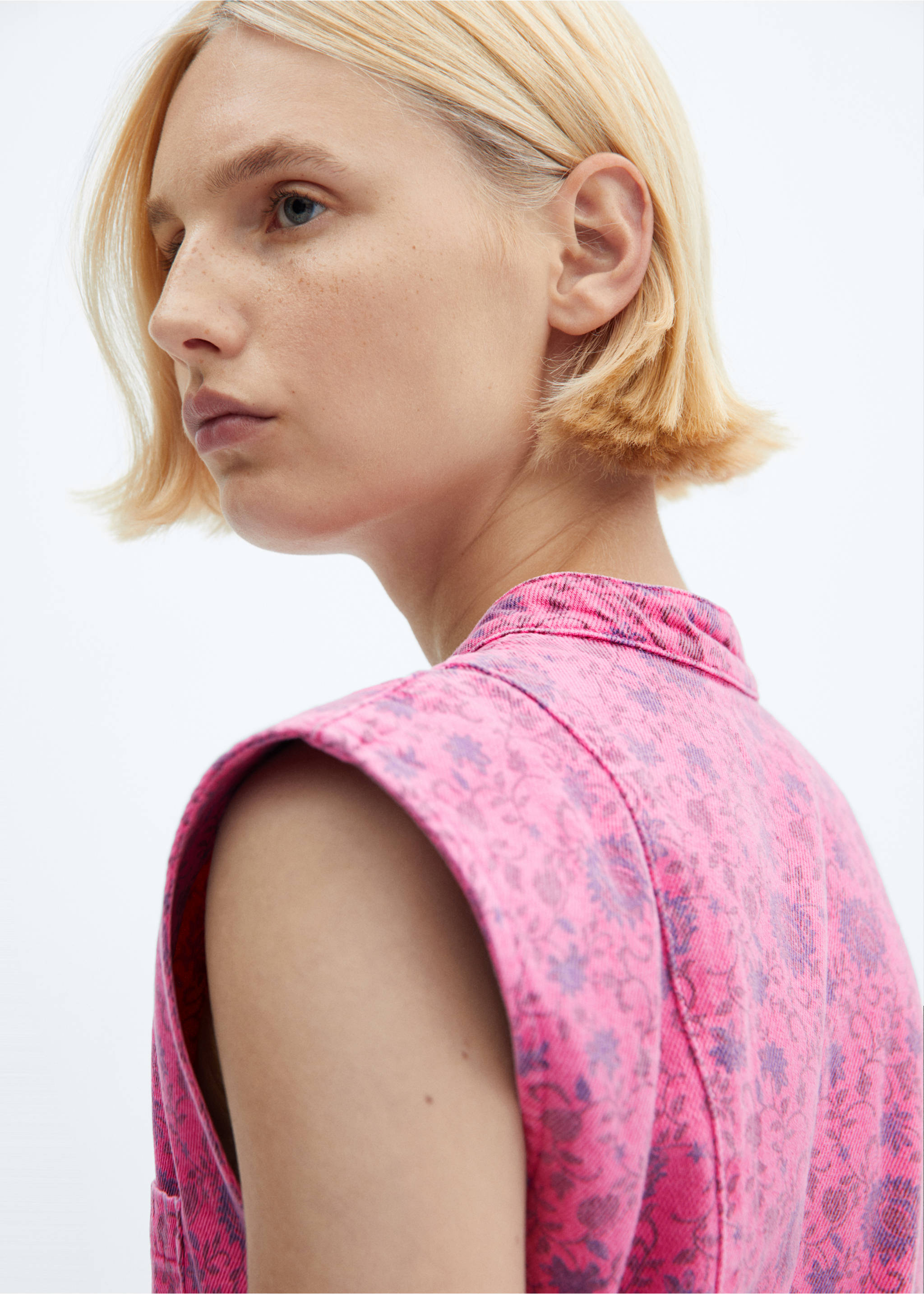 Printed denim jumpsuit - Details of the article 1, Fuchsia. Ref: 57062891-00.