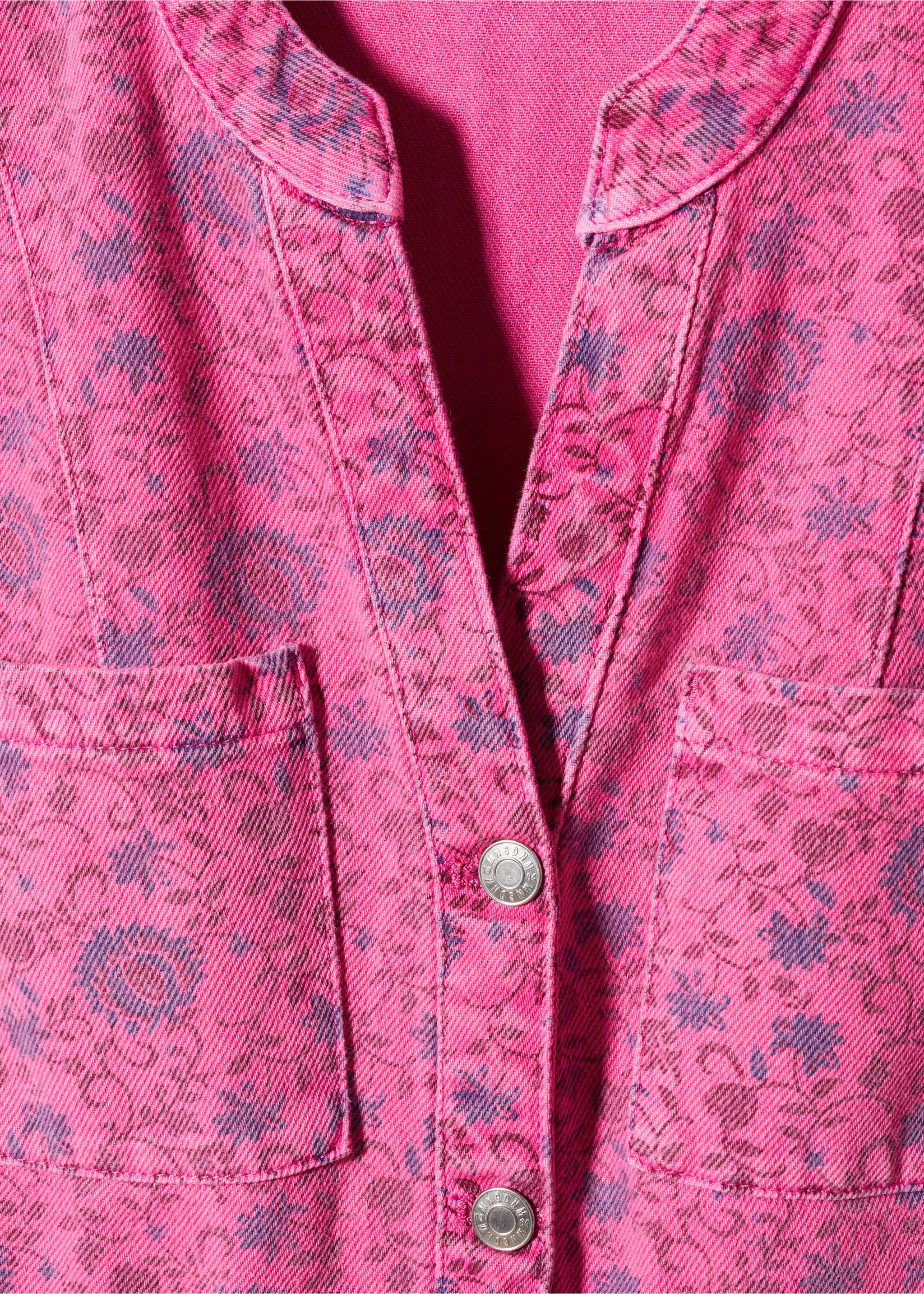 Printed denim jumpsuit - Details of the article 8, Fuchsia. Ref: 57062891-00.